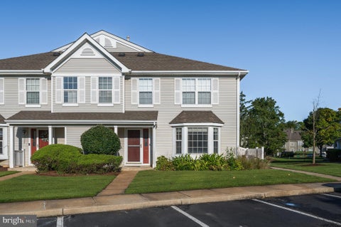 Townhouse For Rent - 3505 Fenwick Lane<br/> MOUNT LAUREL, NJ 08054