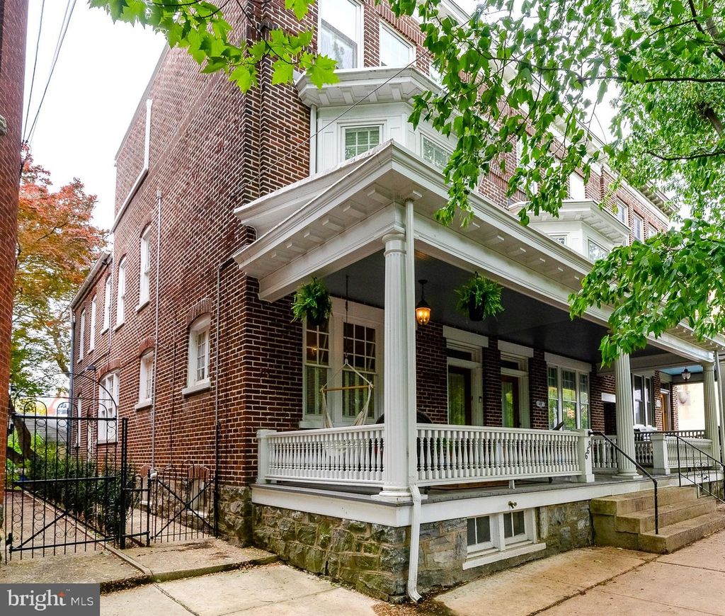 Photo of 668 W CHESTNUT ST, LANCASTER, PA 17603 (MLS # PALA2034388)