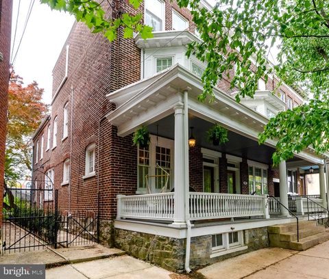 Photo of 668 W CHESTNUT ST, LANCASTER, PA 17603 (MLS # PALA2034388)