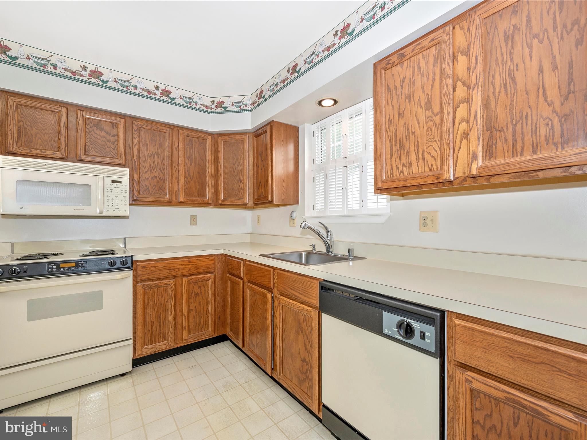 CRESTWOOD VILLAGE - Residential