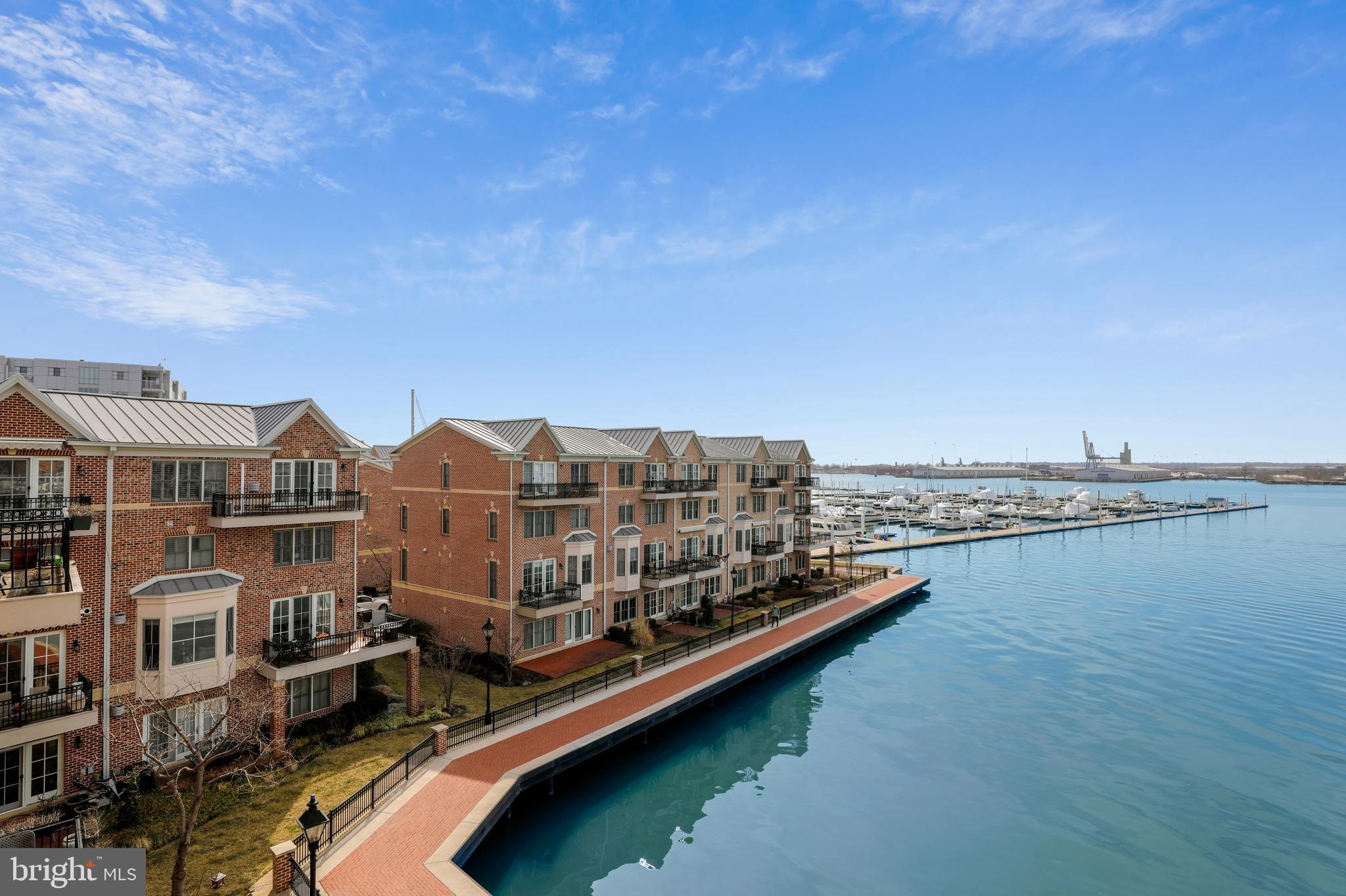 MOORINGS - Residential