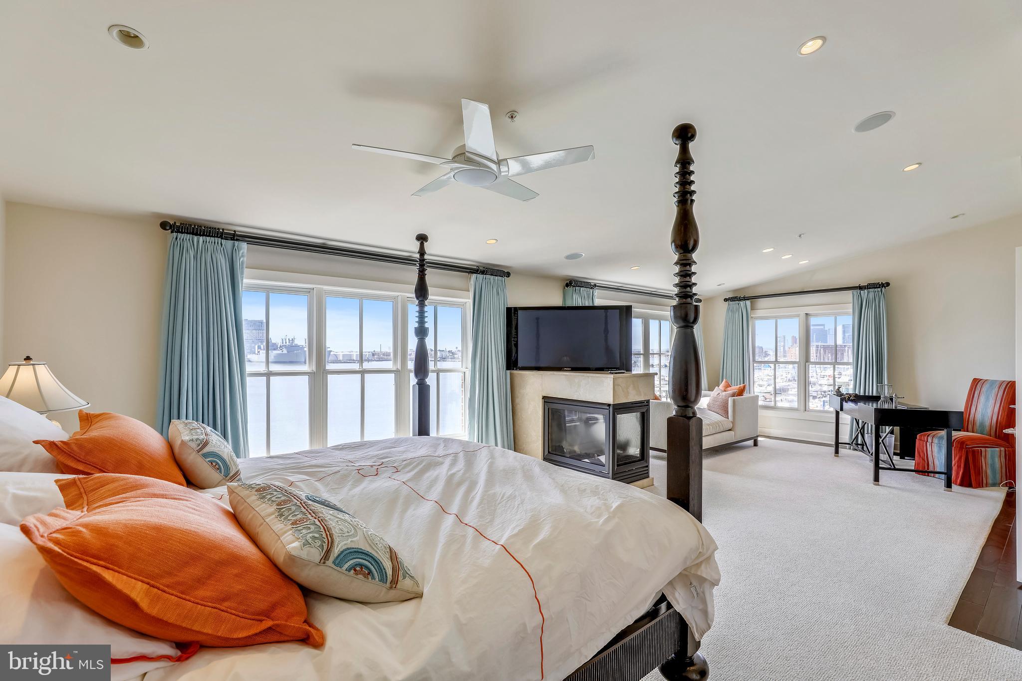 MOORINGS - Residential