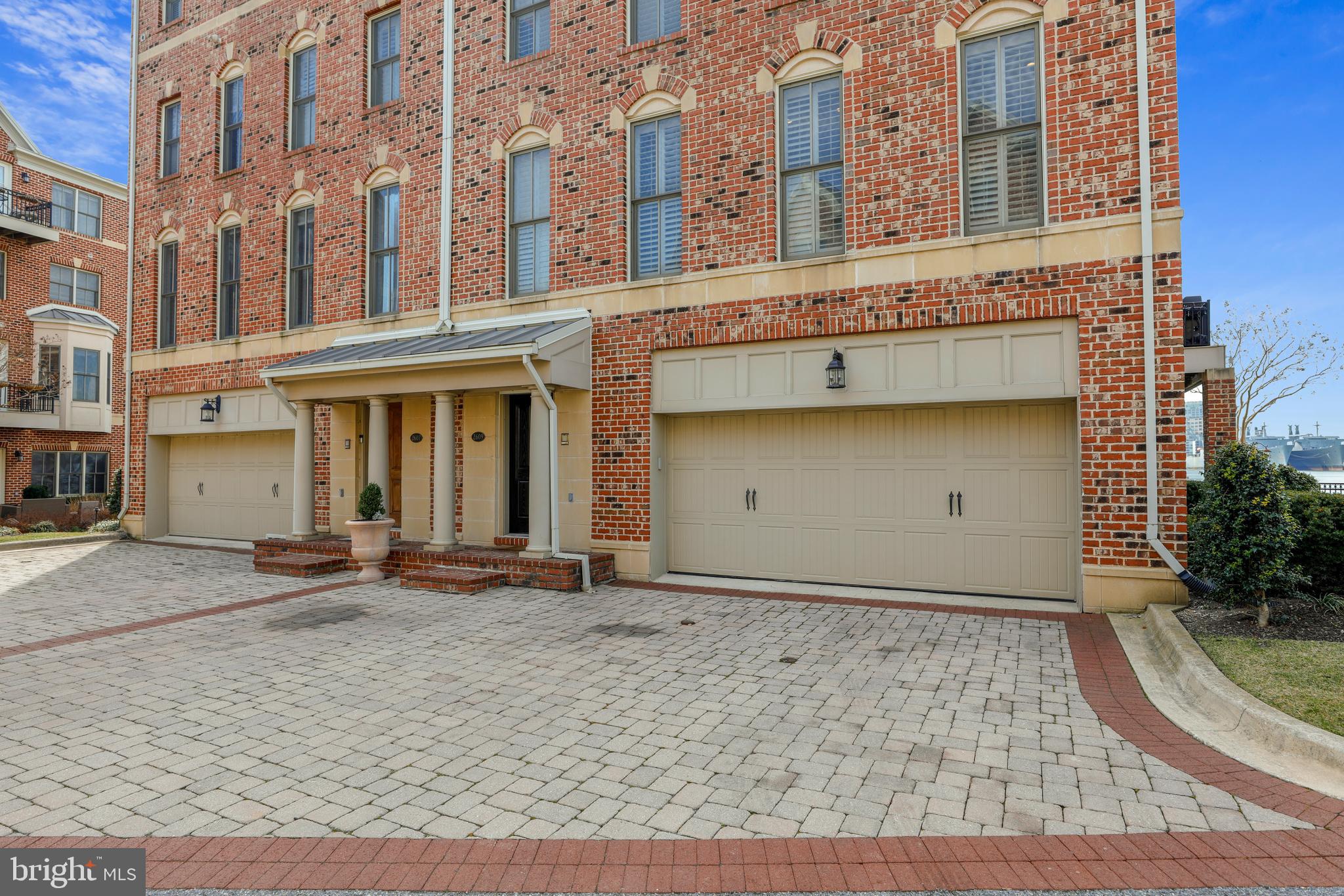 MOORINGS - Residential