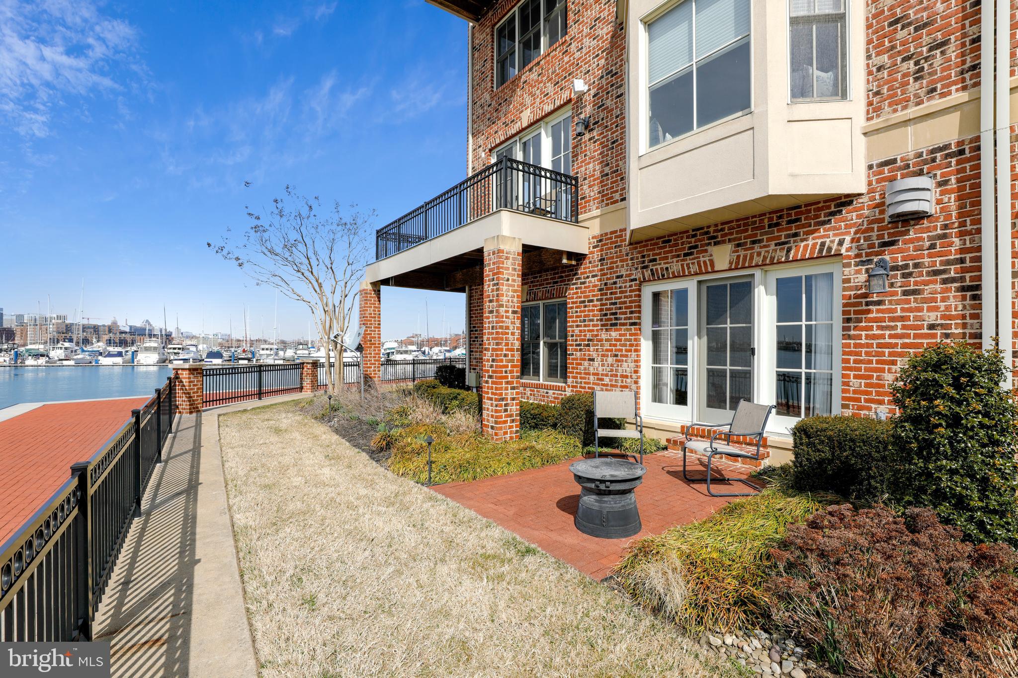 MOORINGS - Residential