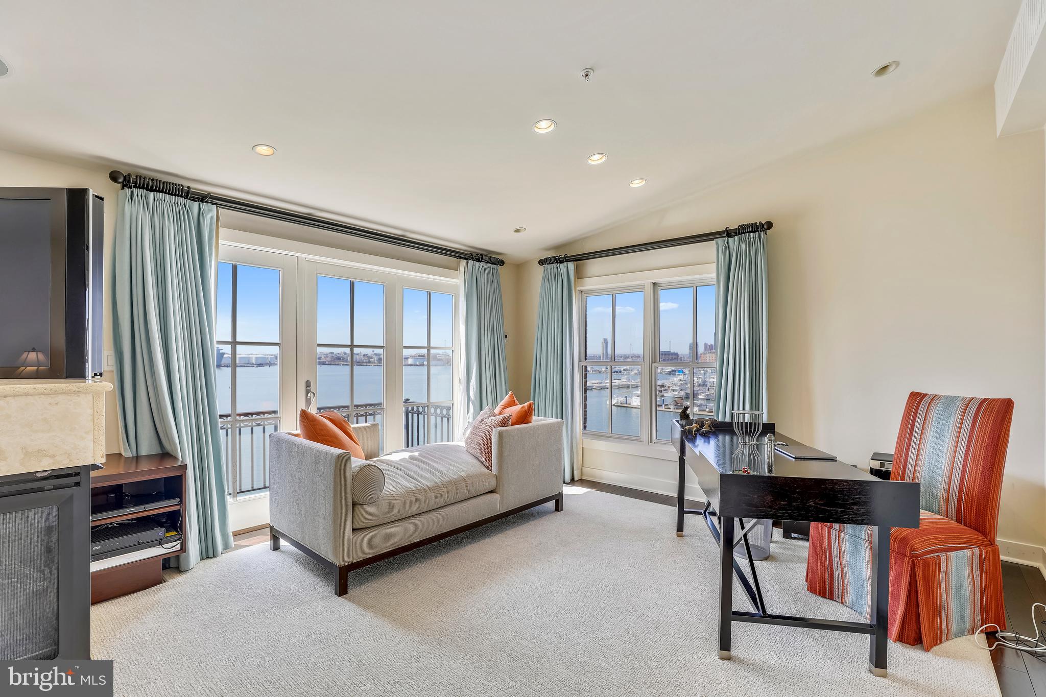 MOORINGS - Residential