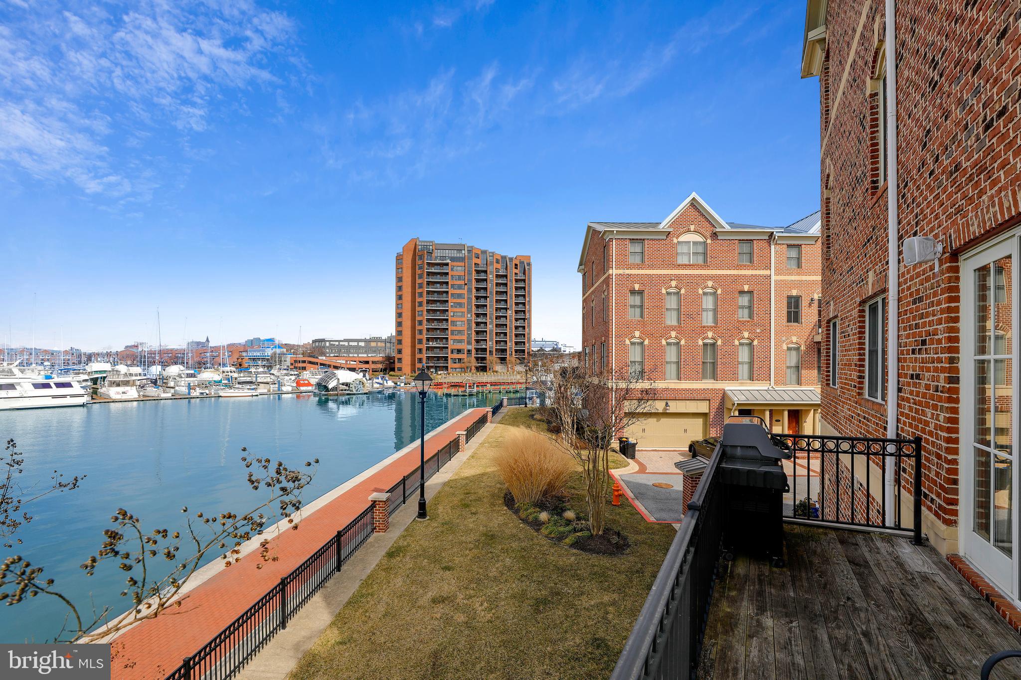 MOORINGS - Residential