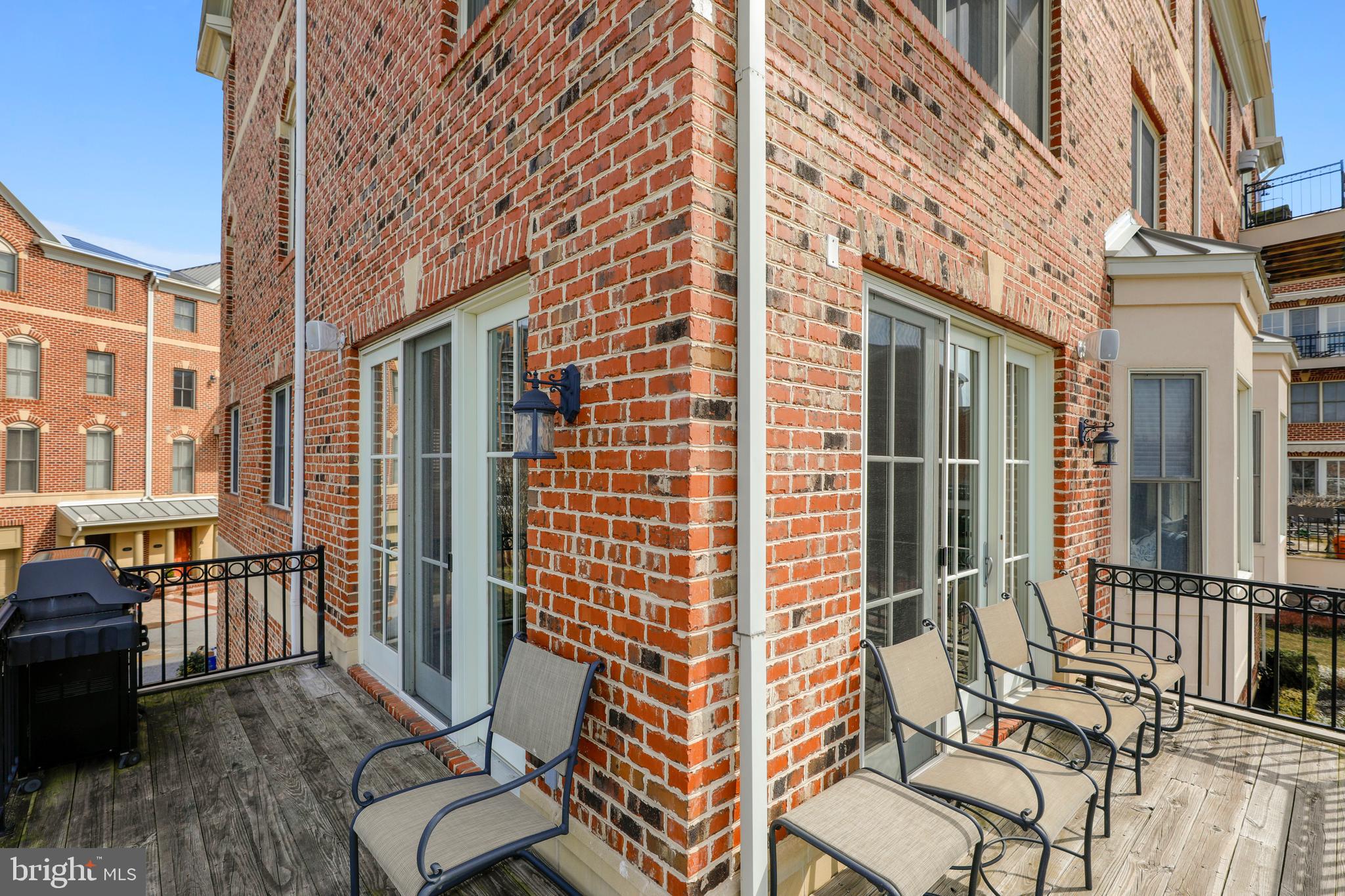 MOORINGS - Residential