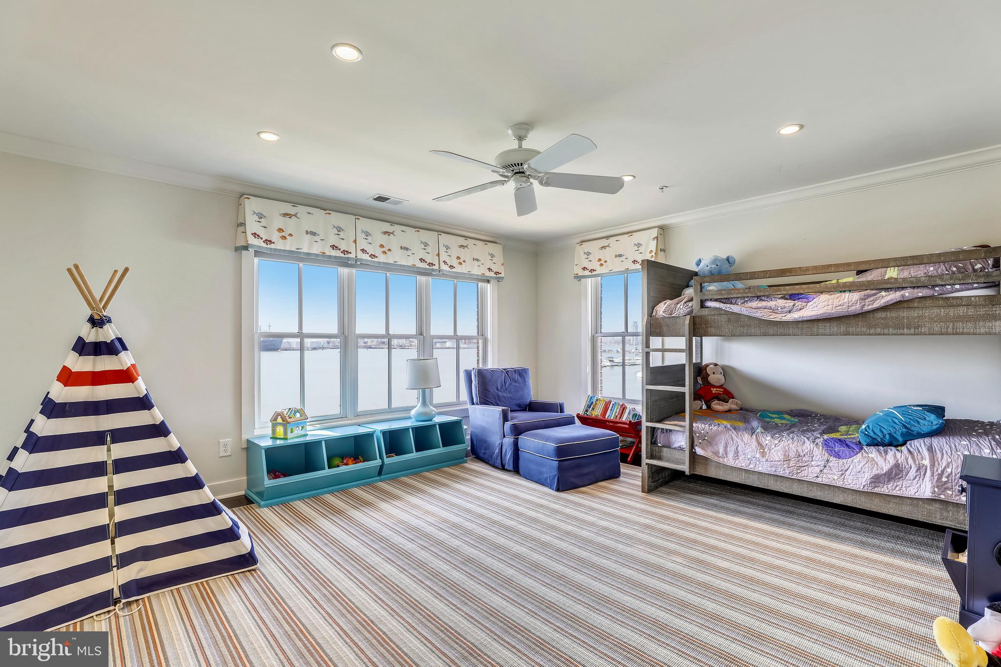 MOORINGS - Residential