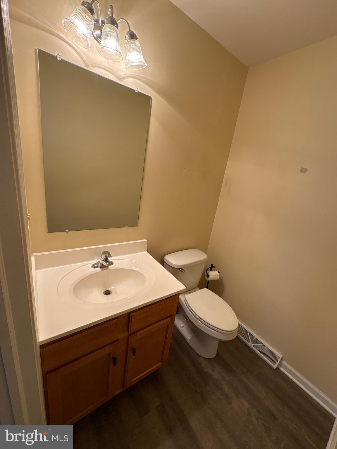 CHATHAM CREEK - Residential Lease