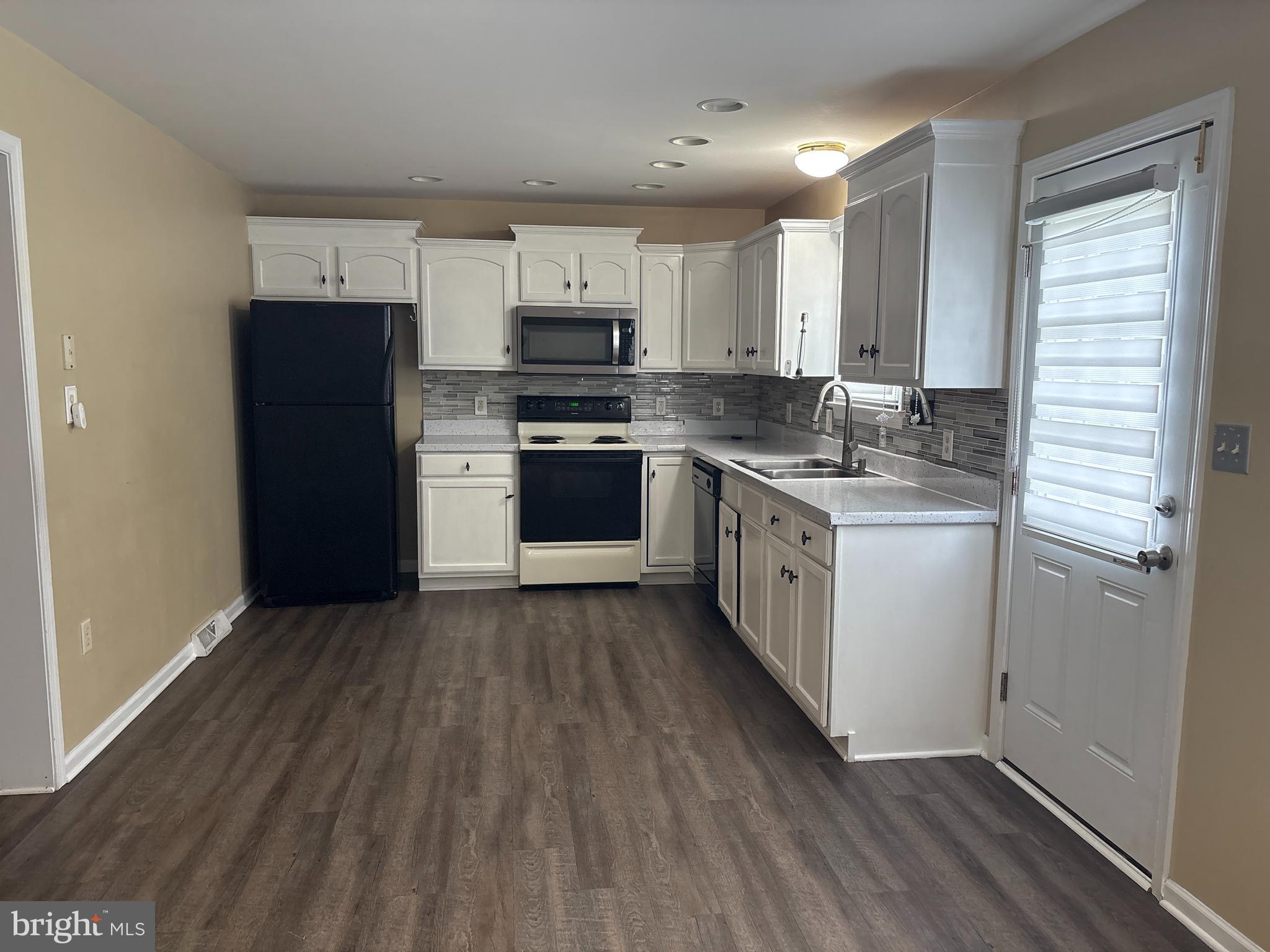 CHATHAM CREEK - Residential Lease