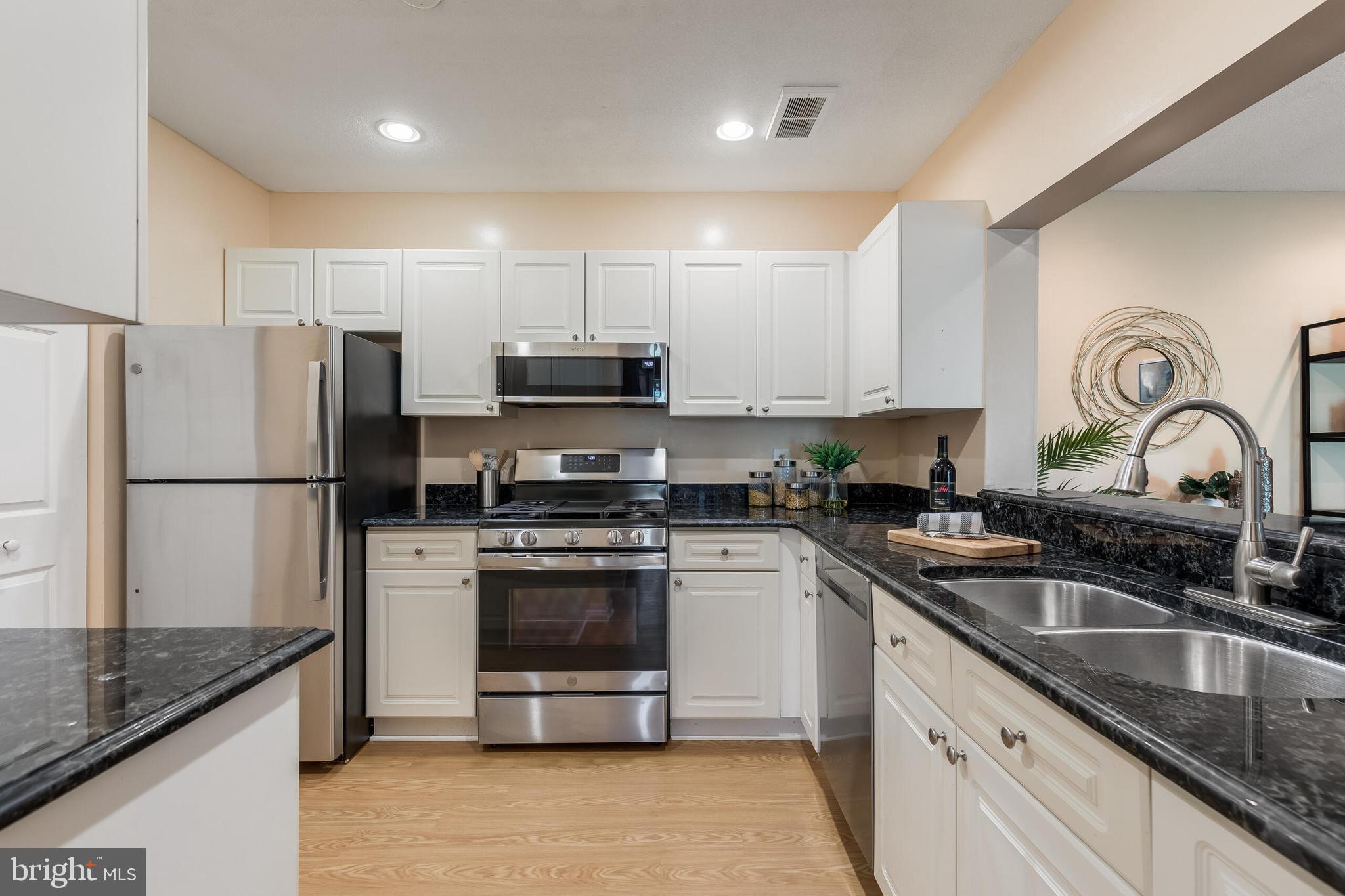 20313 BEECHWOOD TERRACE 102
