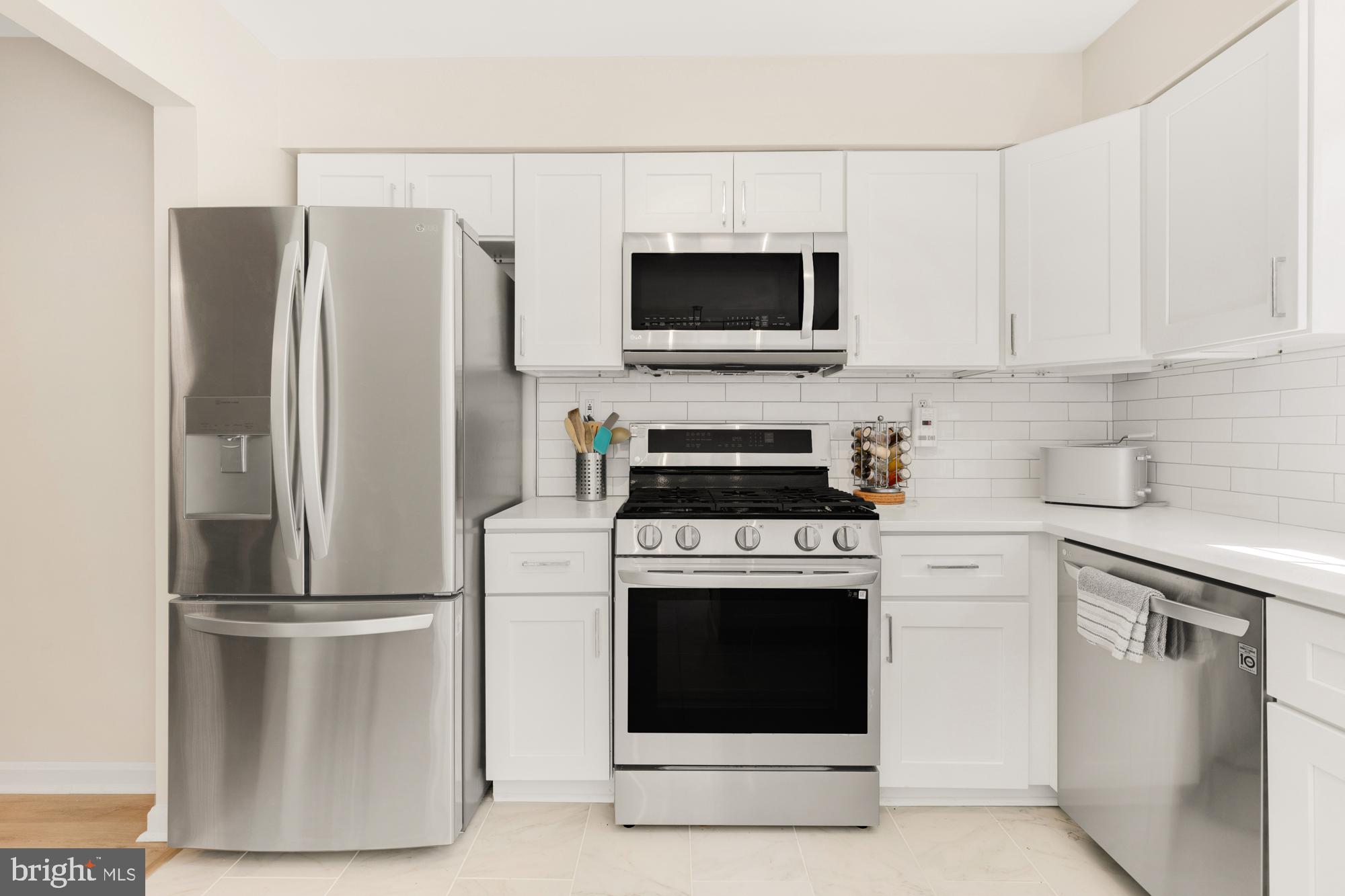 GRAYROB - Residential Lease