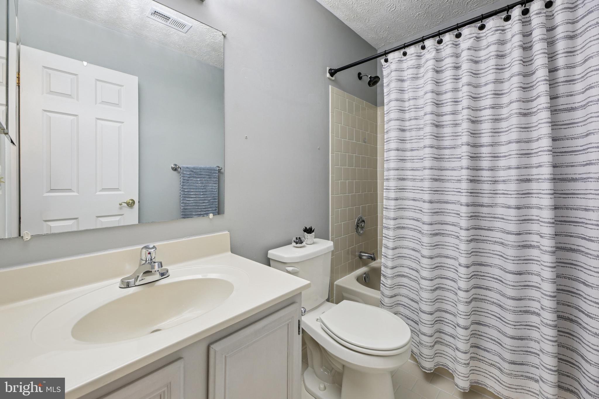 POND CONDOMINIUMS - Residential