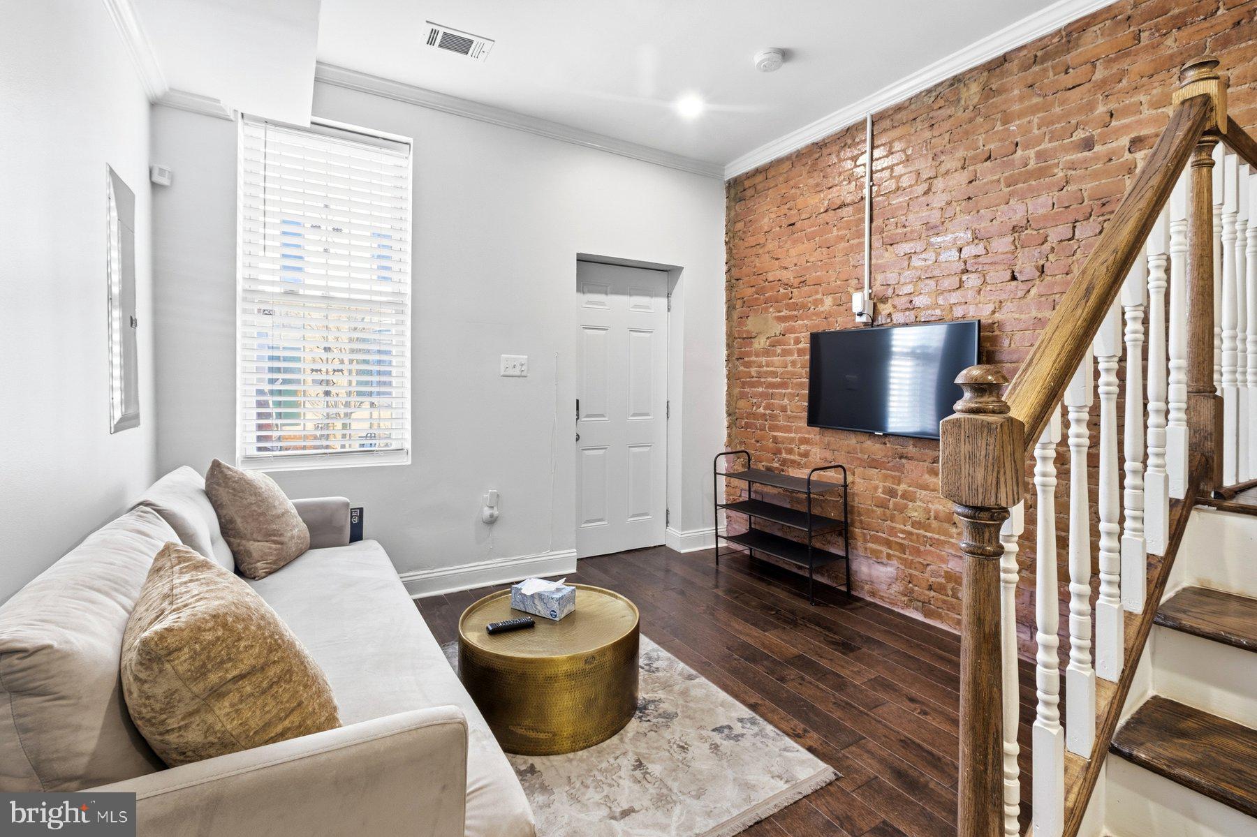 1221 WYLIE STREET NE