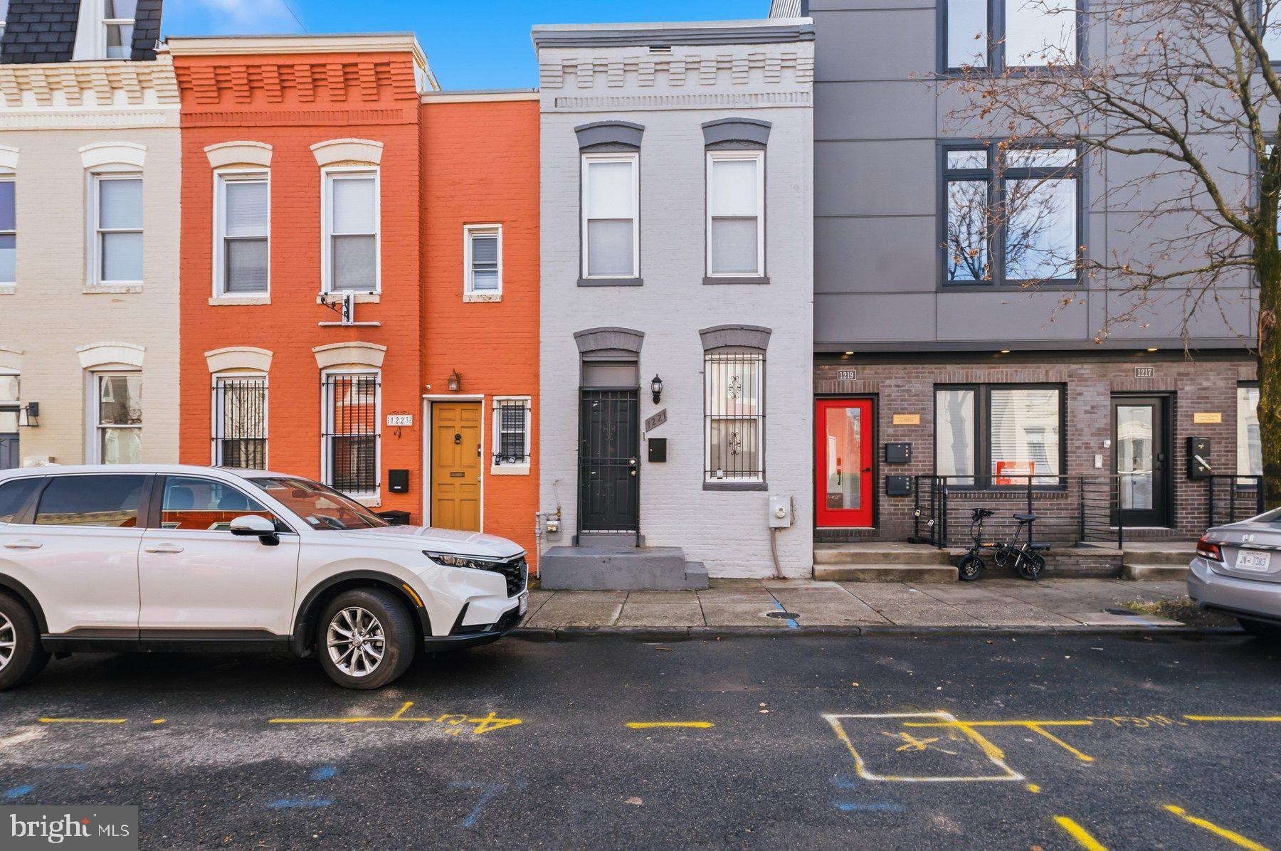 1221 WYLIE STREET NE