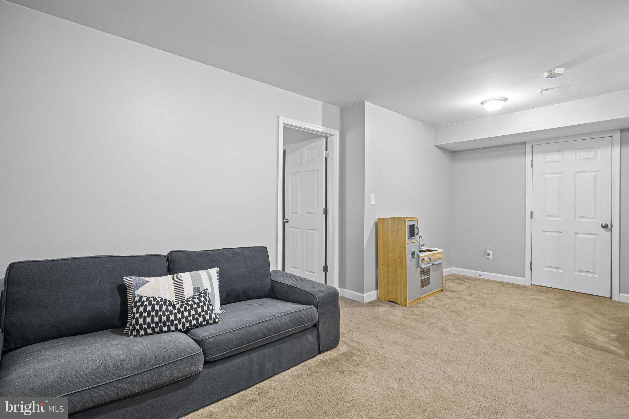 OAK TREE LANDING - Residential