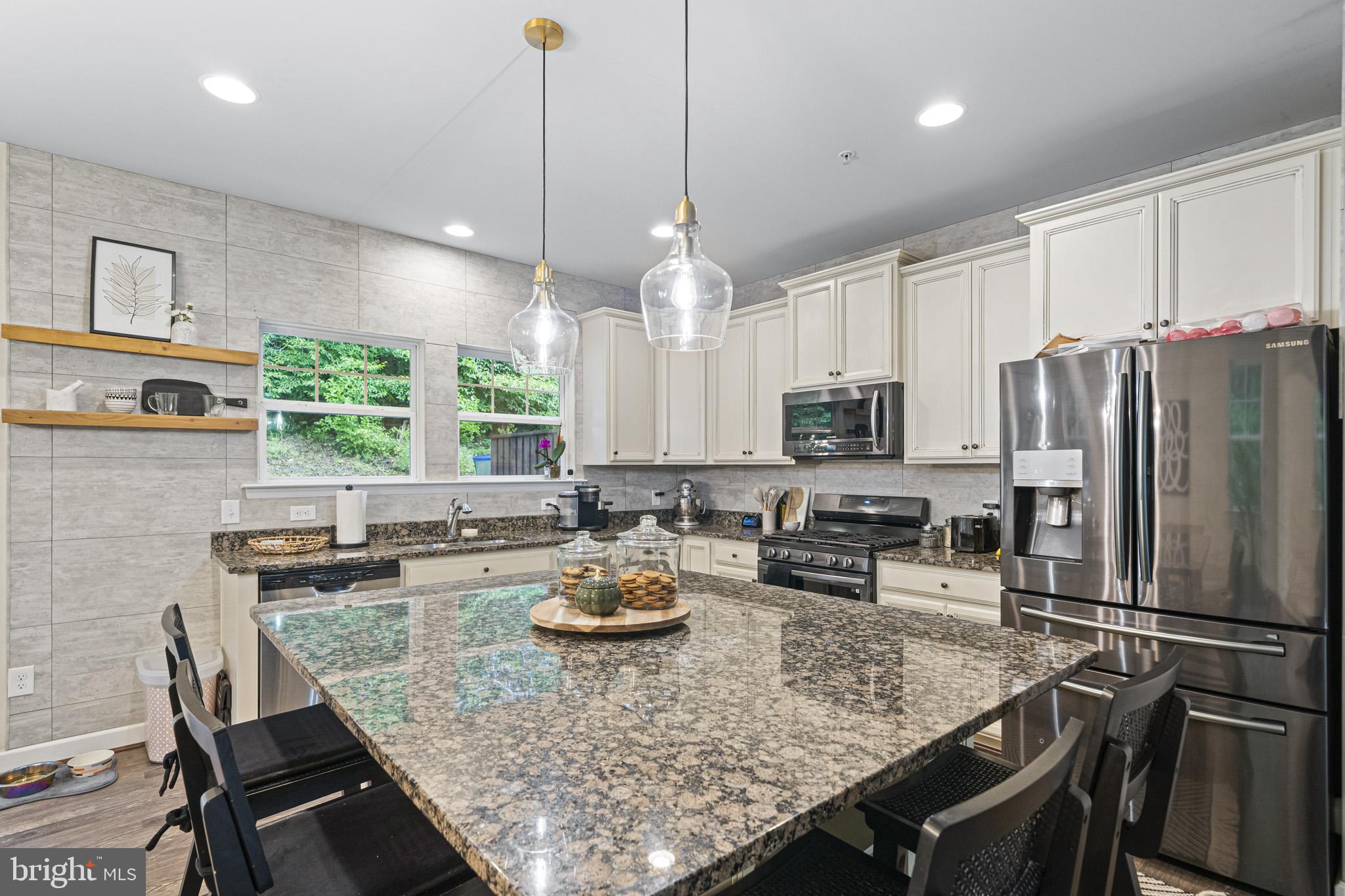 OAK TREE LANDING - Residential