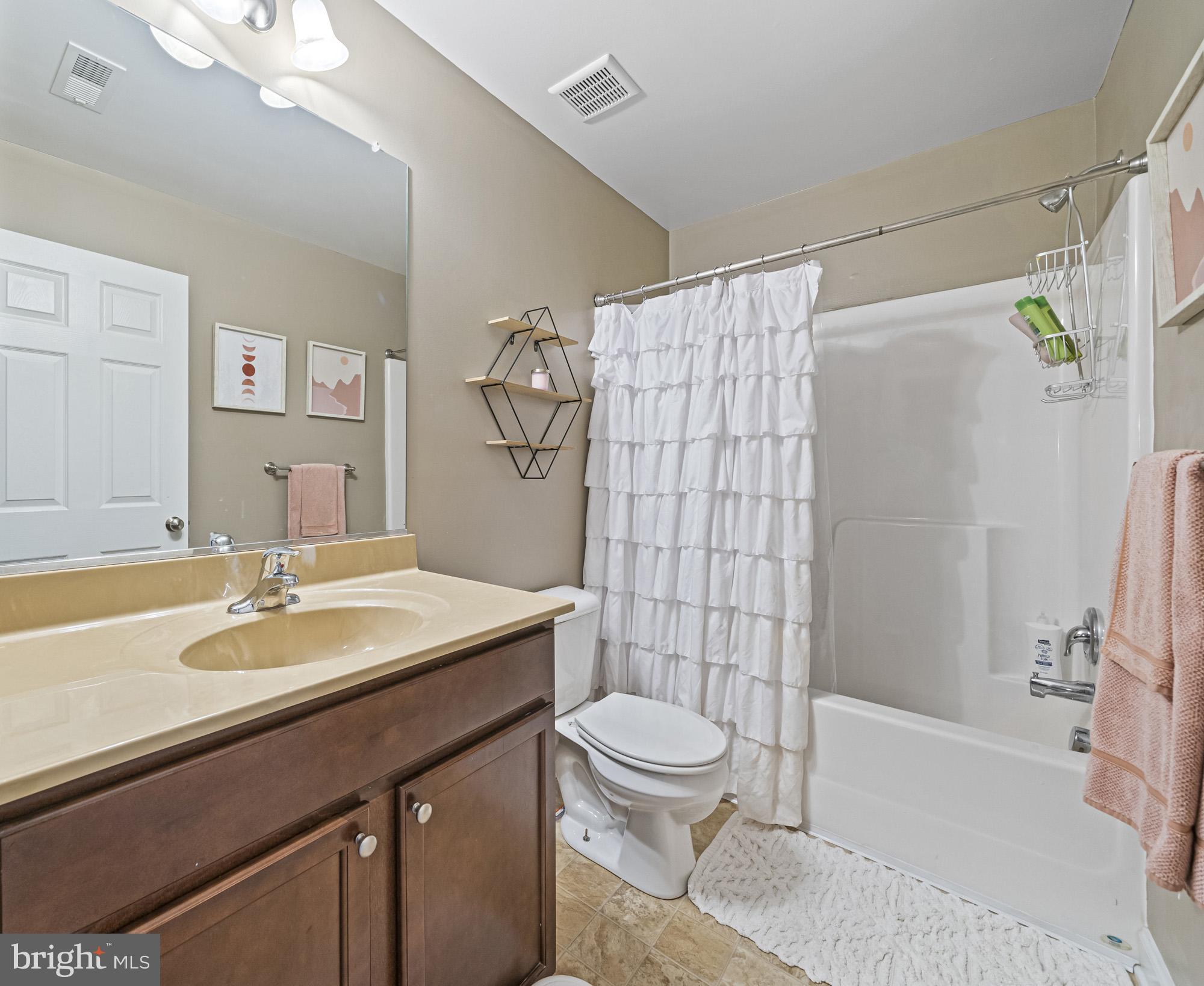 OAK TREE LANDING - Residential