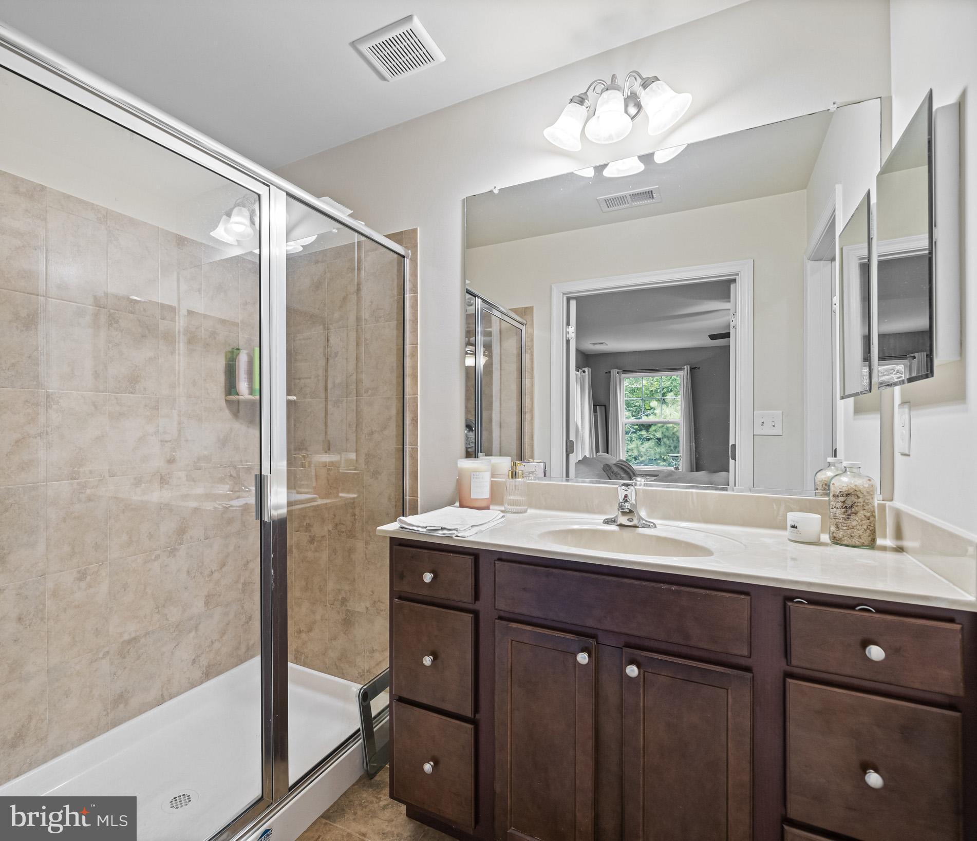 OAK TREE LANDING - Residential