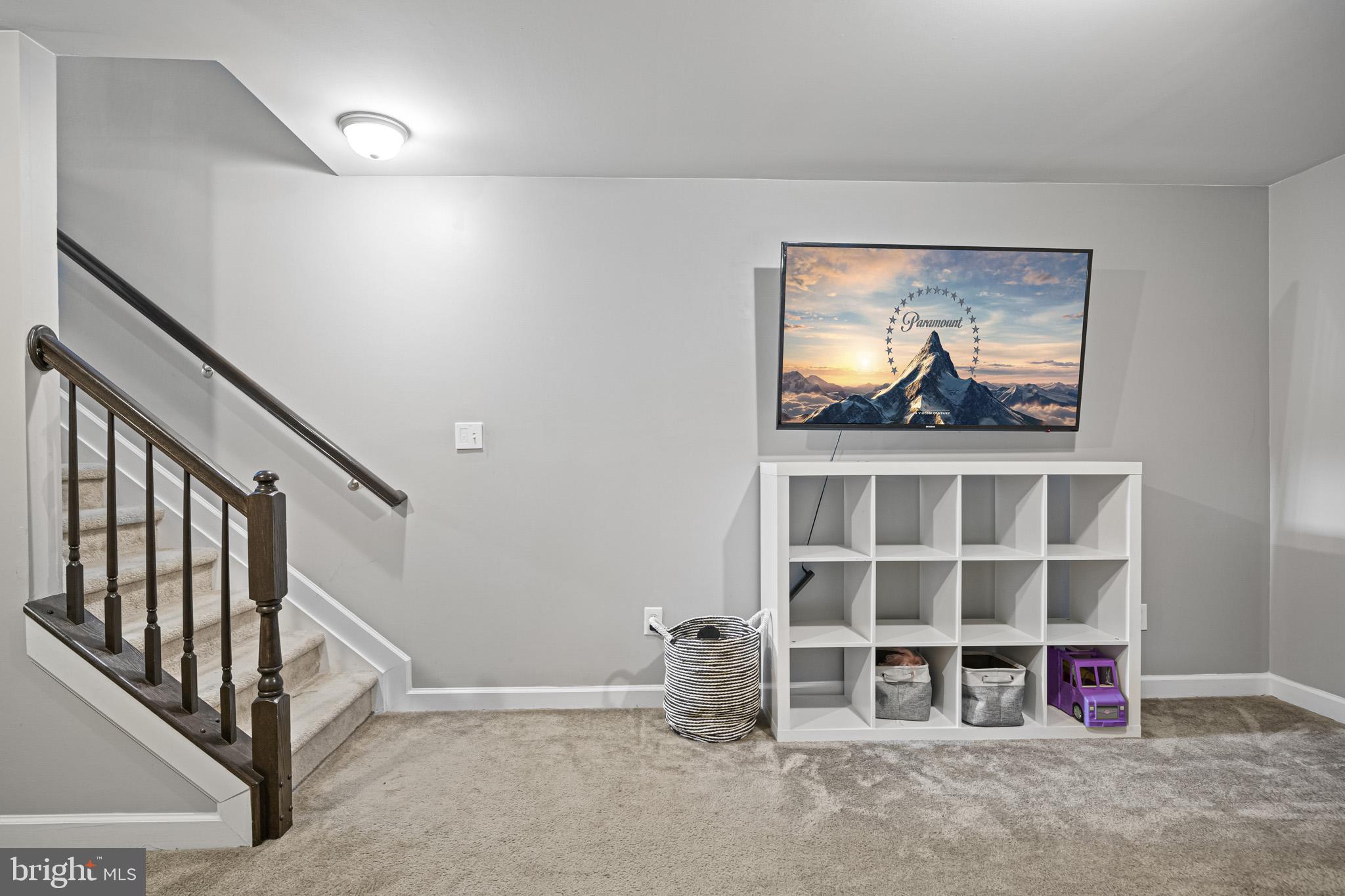 OAK TREE LANDING - Residential