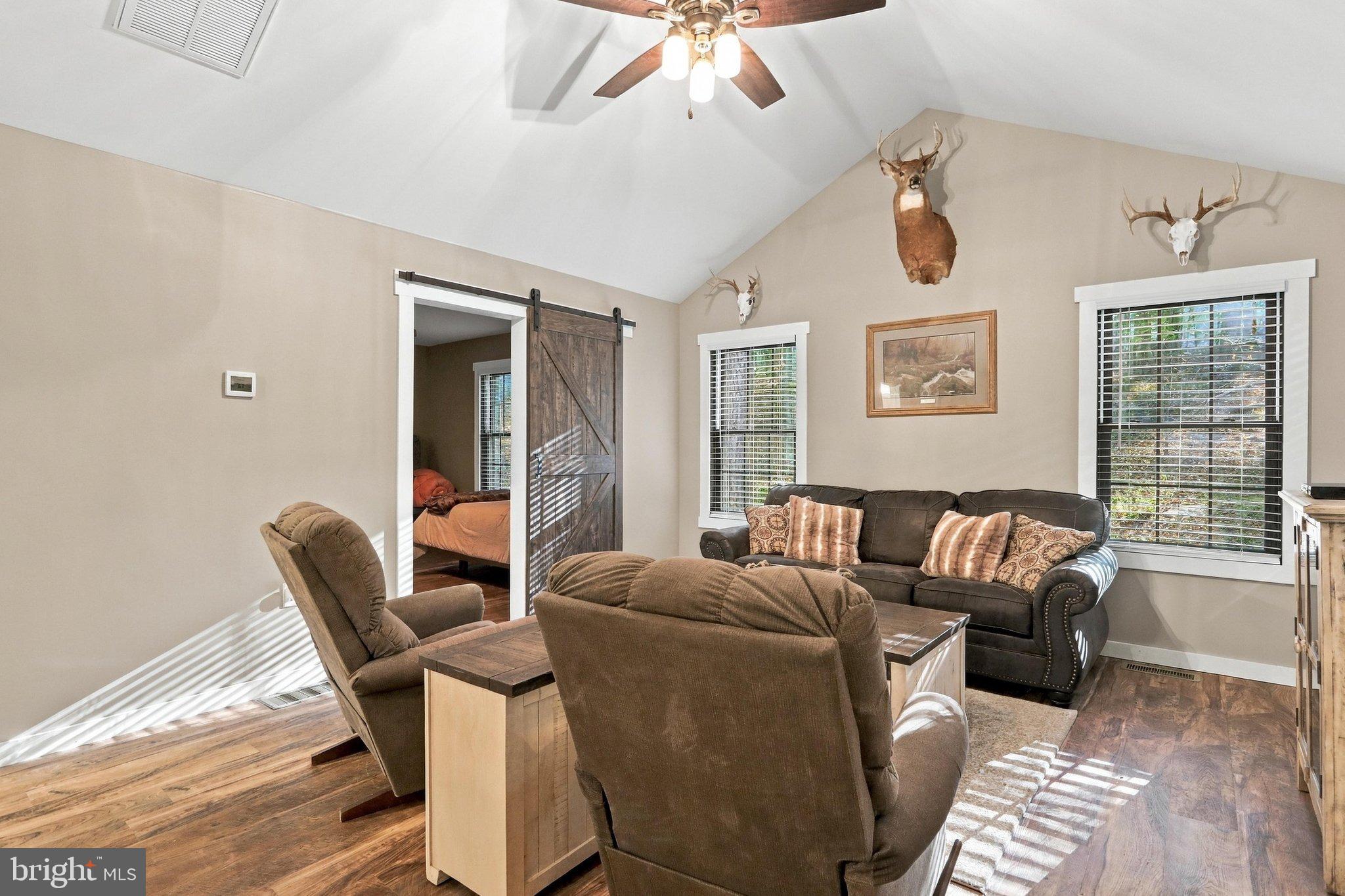 389 ROCKVIEW LANE