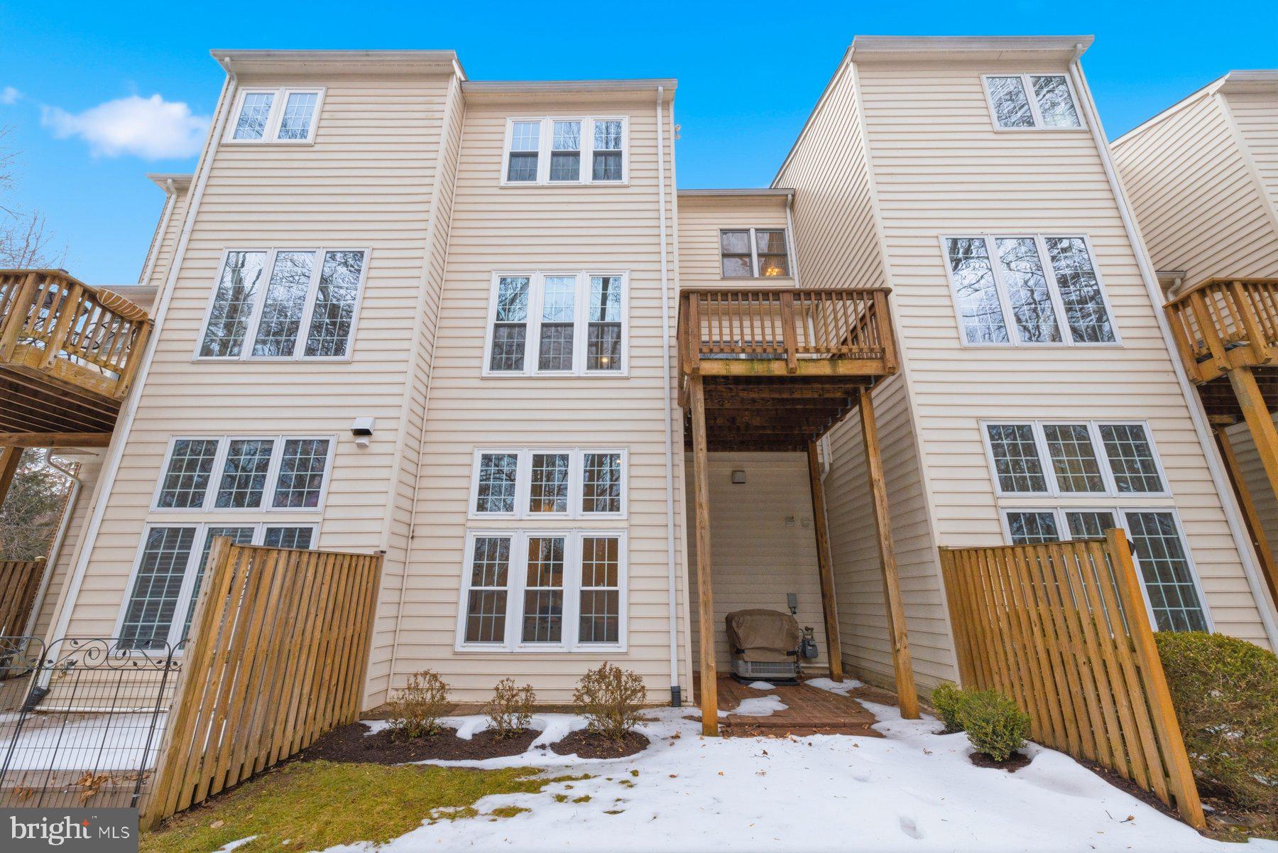 WOOTTON OAKS - Residential