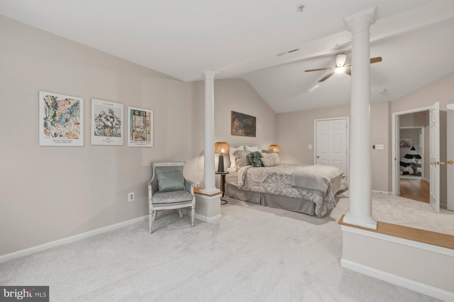 WOOTTON OAKS - Residential