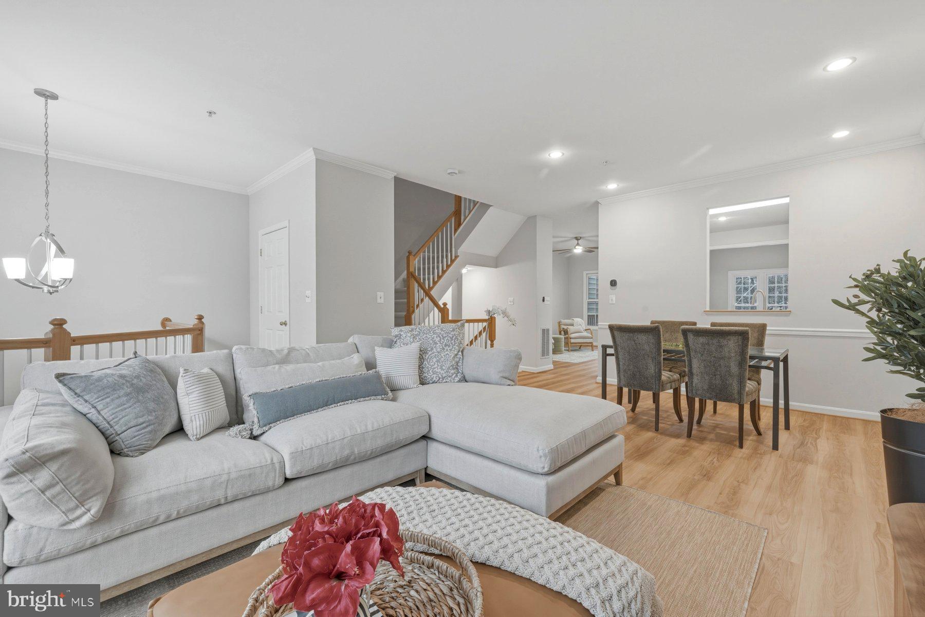 WOOTTON OAKS - Residential