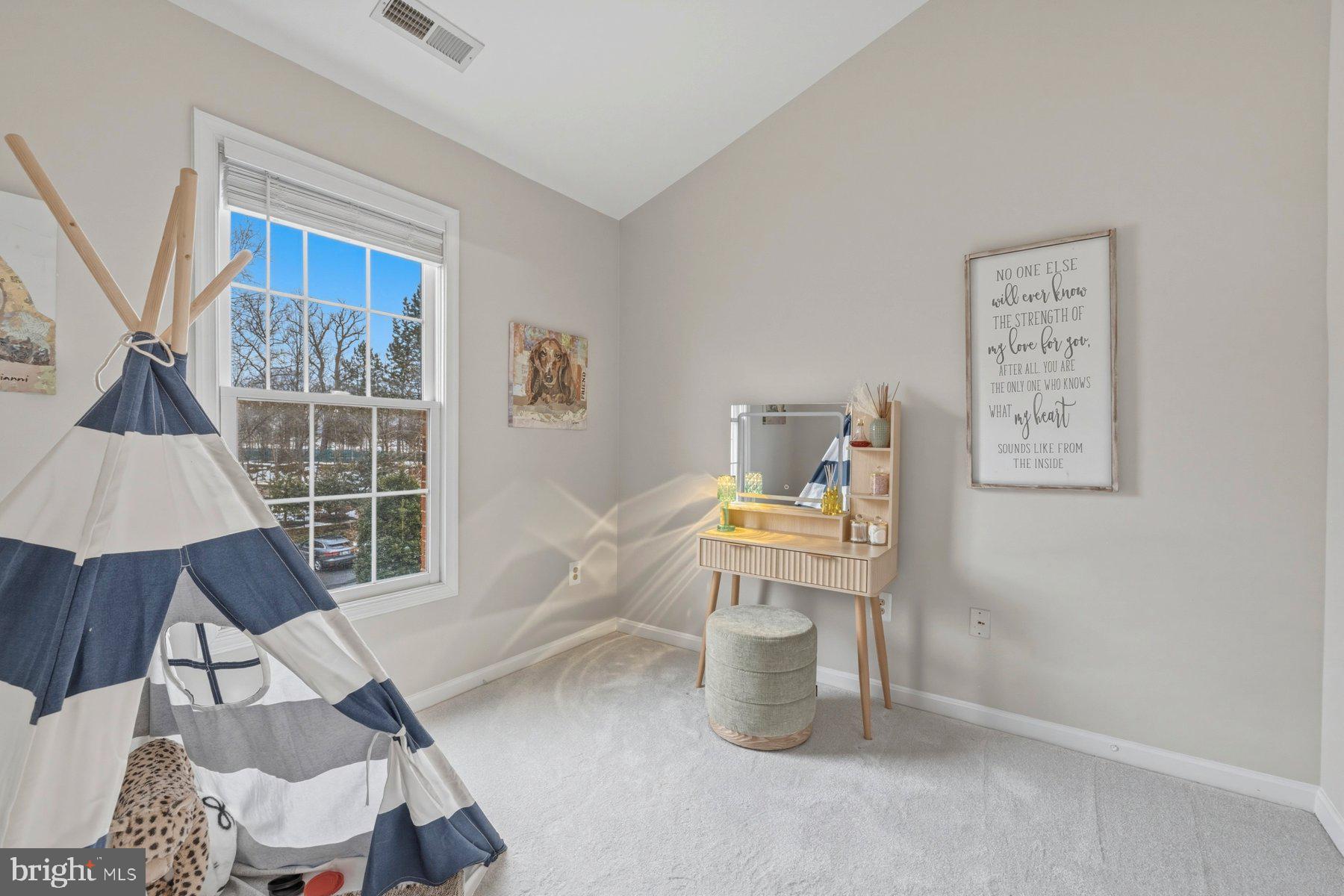 WOOTTON OAKS - Residential