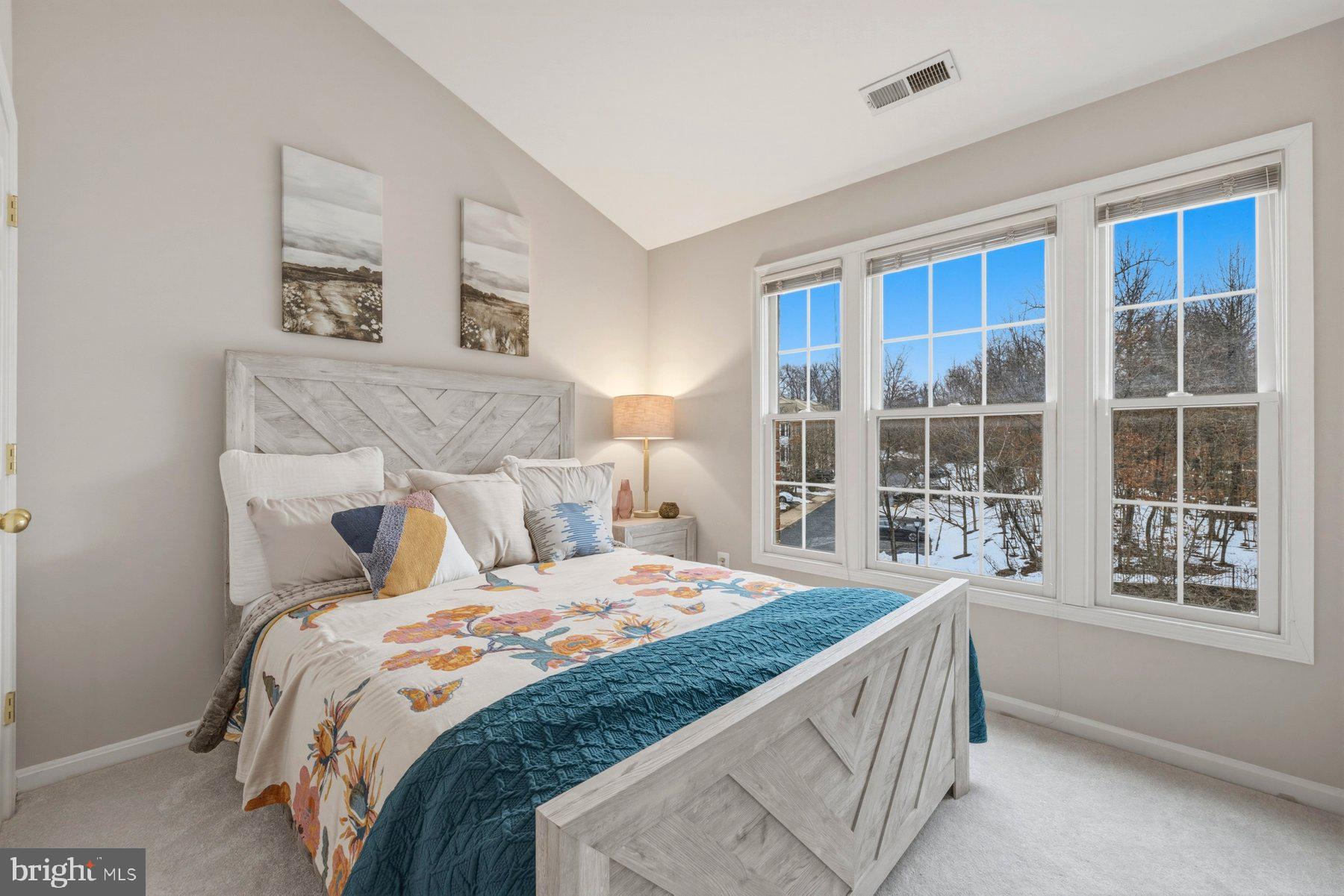 WOOTTON OAKS - Residential