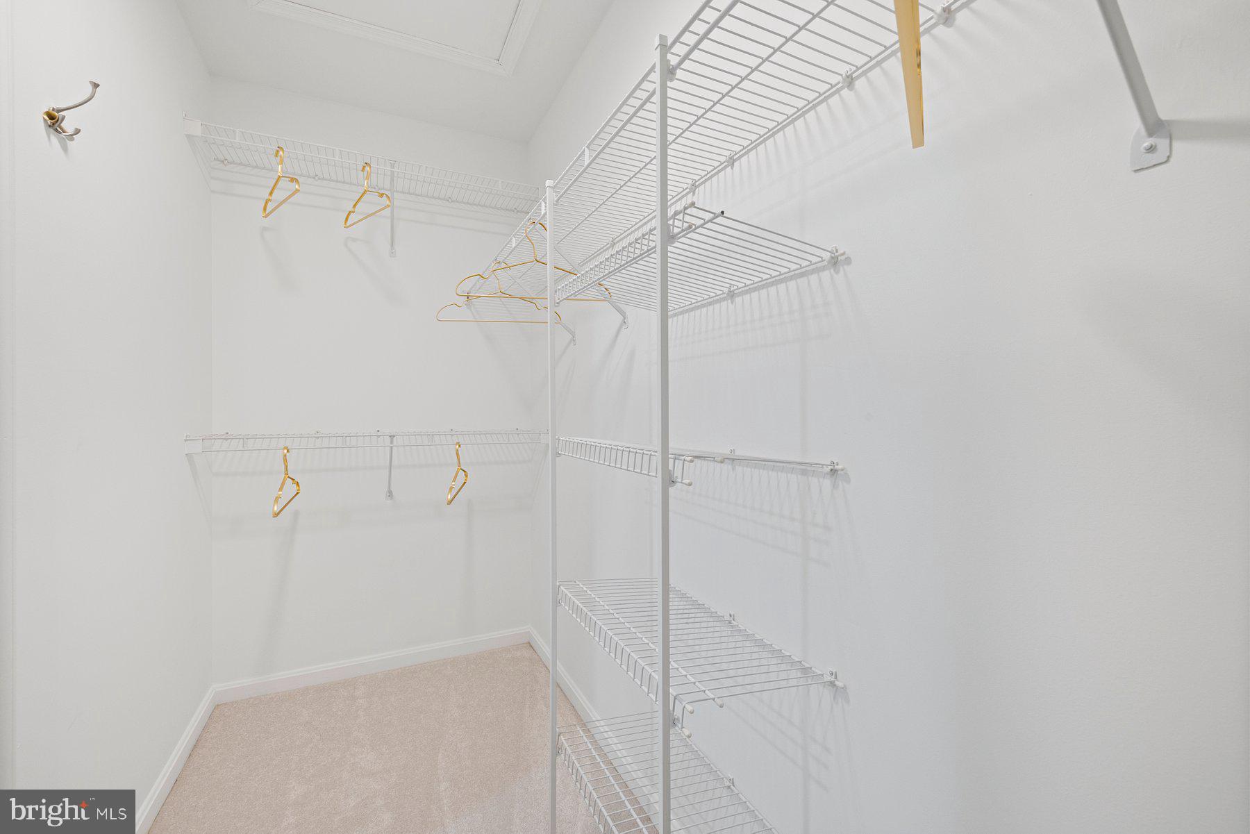 WOOTTON OAKS - Residential