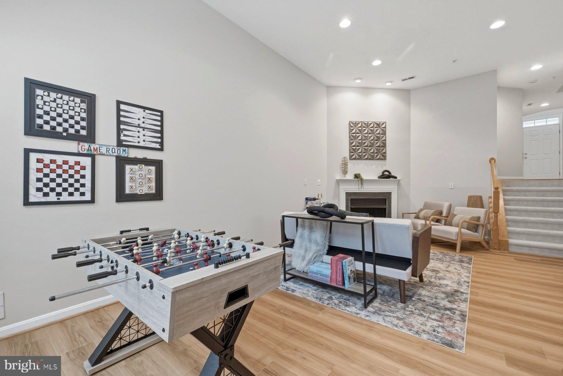 WOOTTON OAKS - Residential