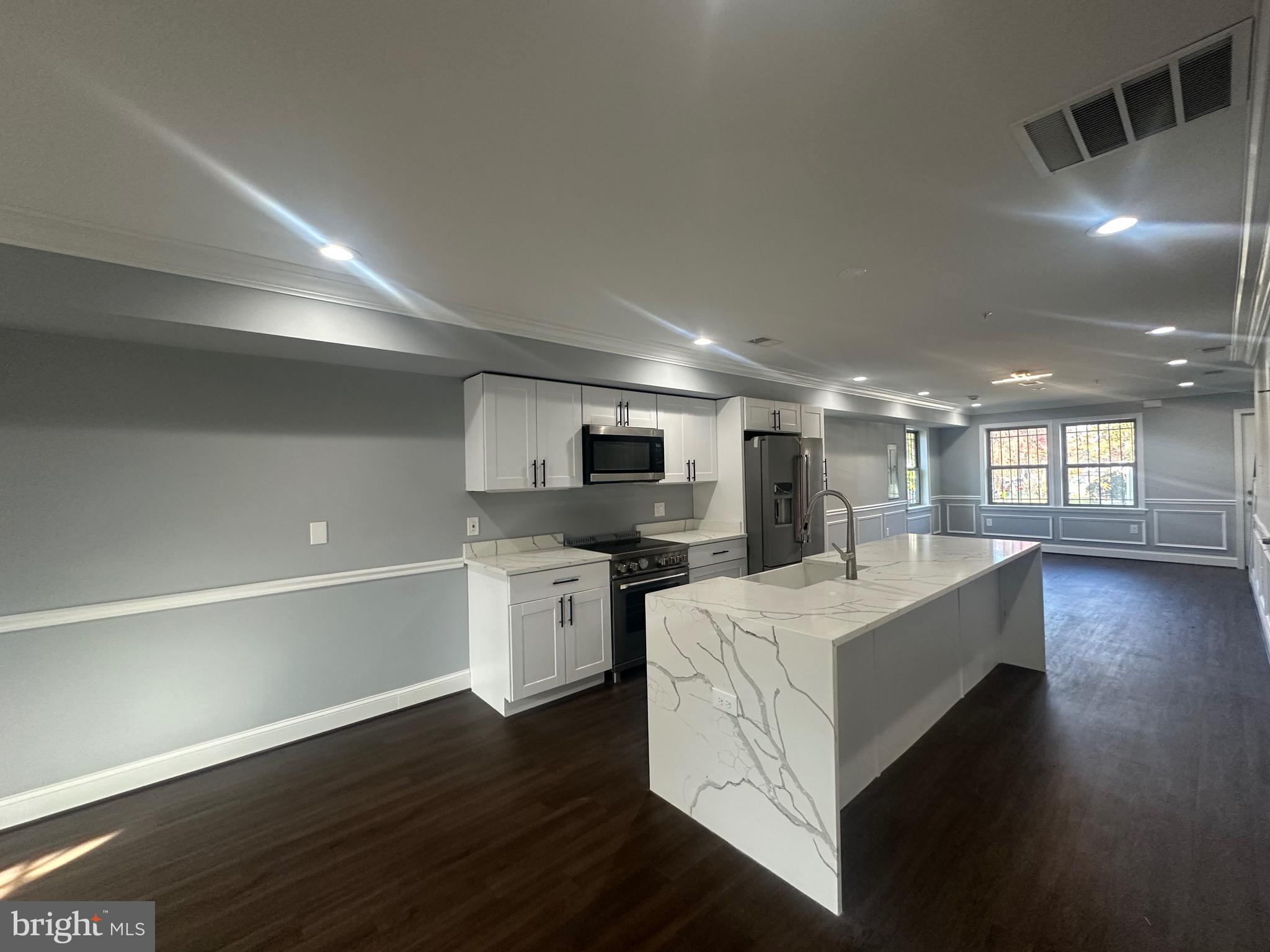 4401 HAYES STREET NE