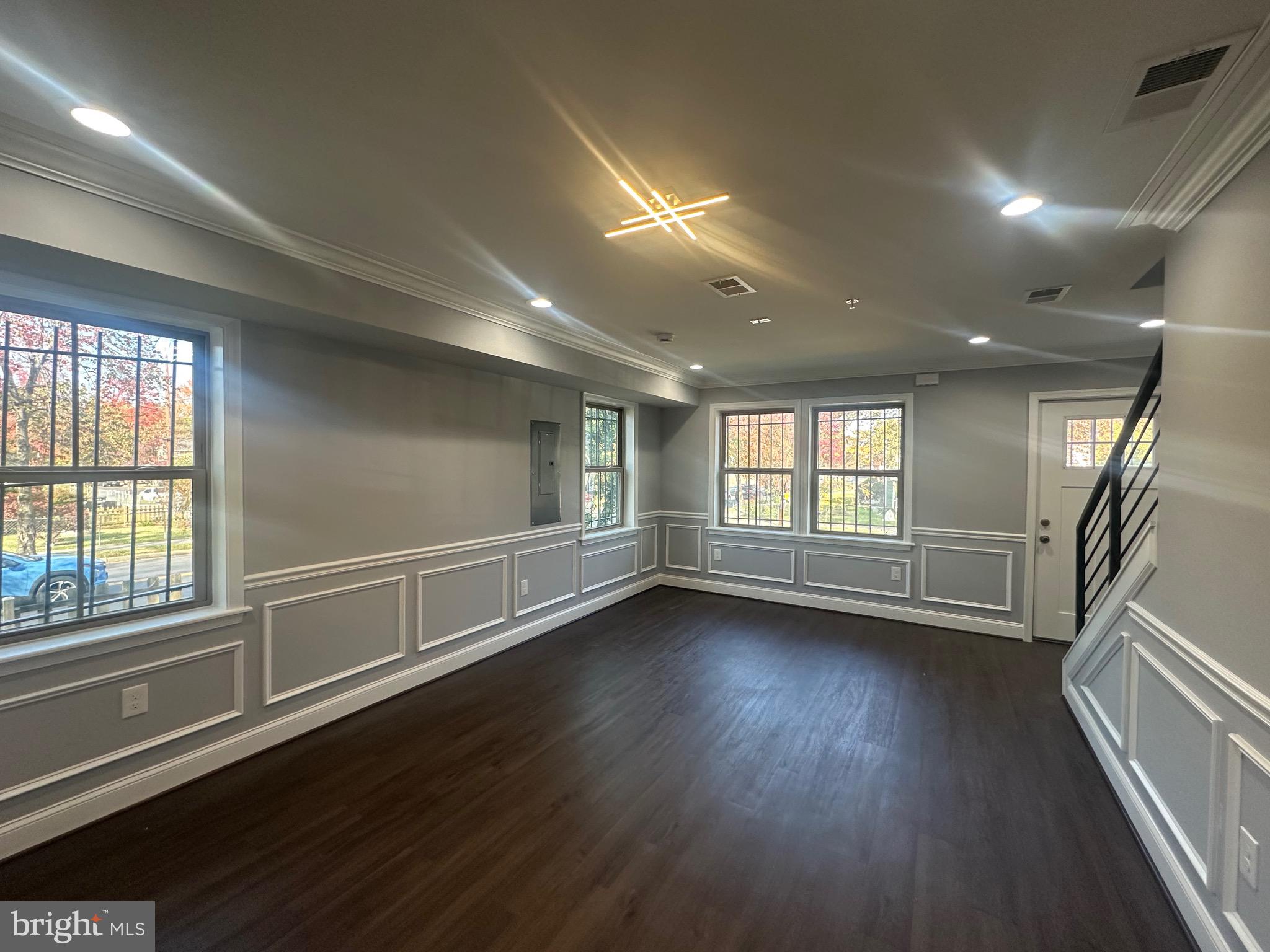 4401 HAYES STREET NE