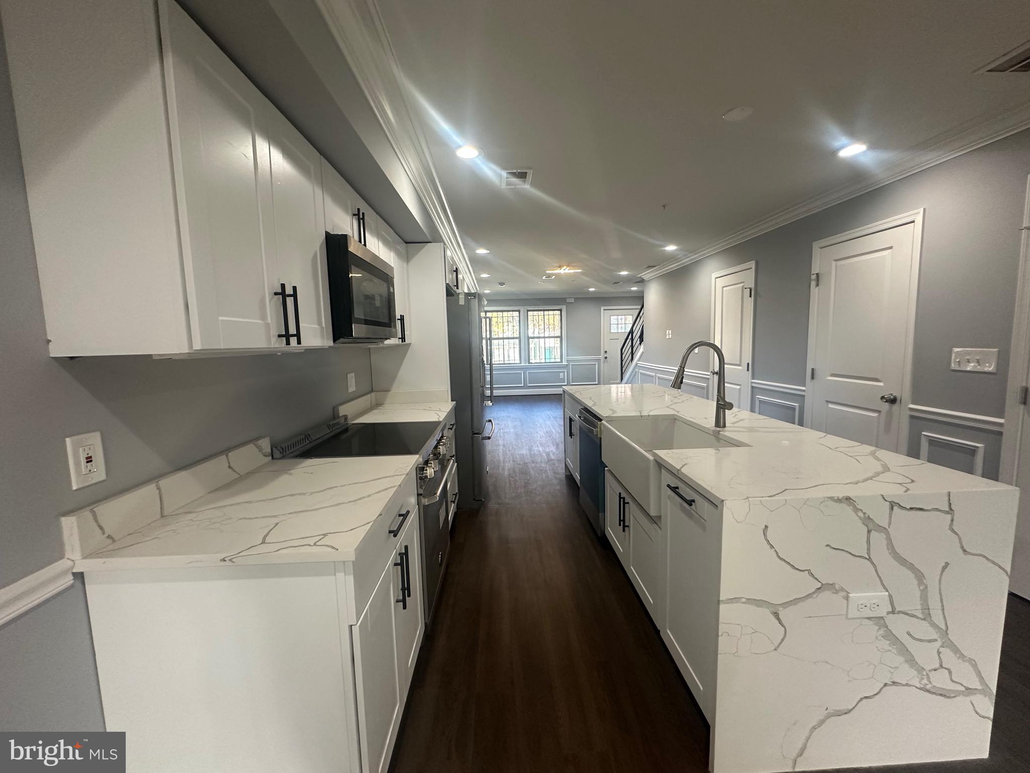 4401 HAYES STREET NE