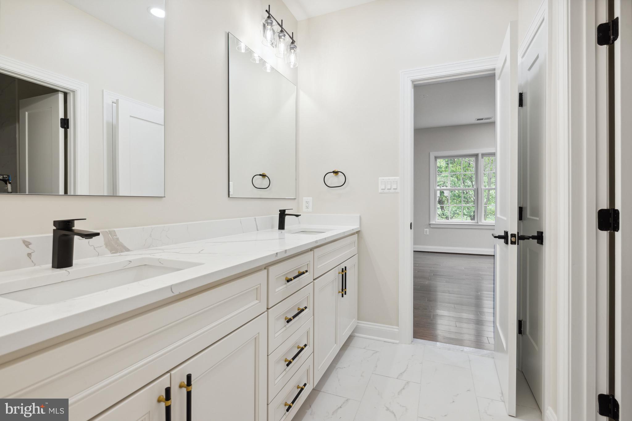 COUNTY VIEW - Residential