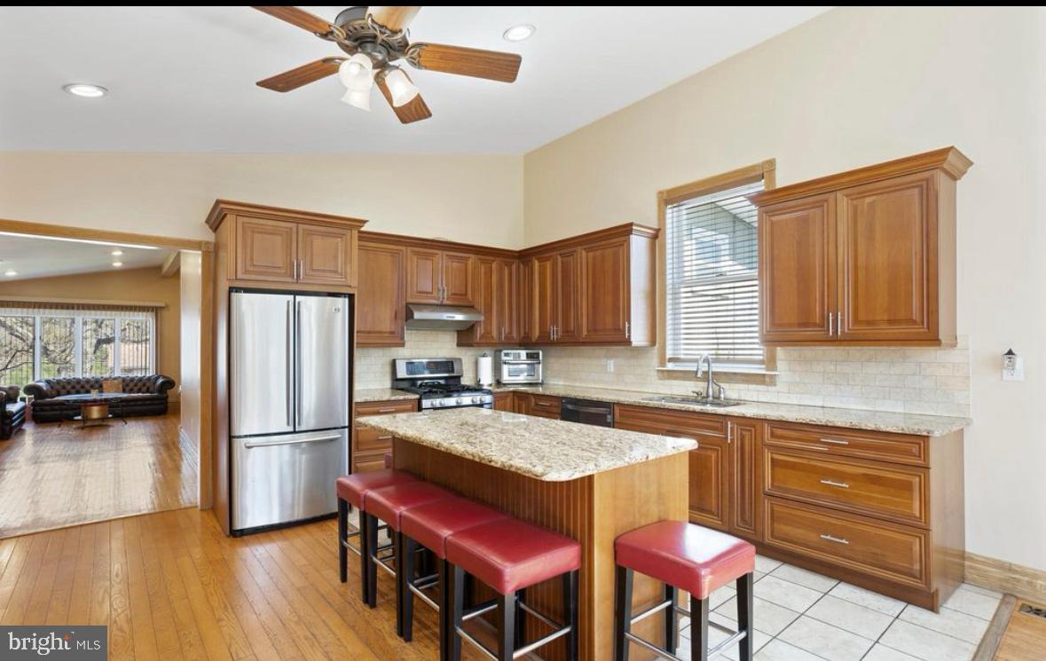 LAWRENCE PARK - Residential