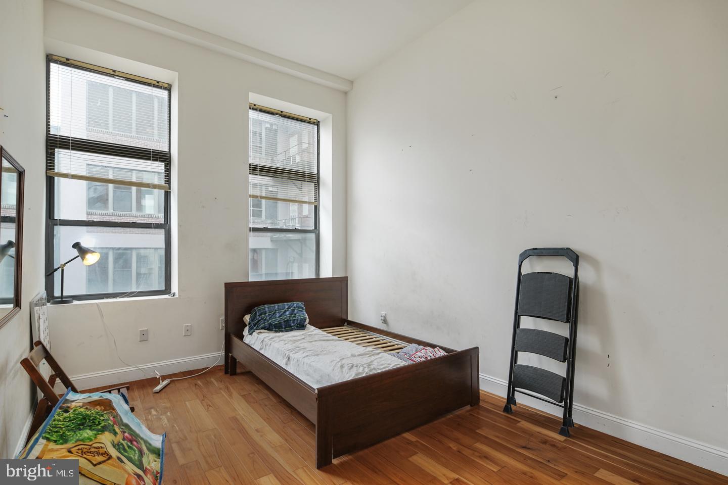 CHINATOWN - Residential Lease