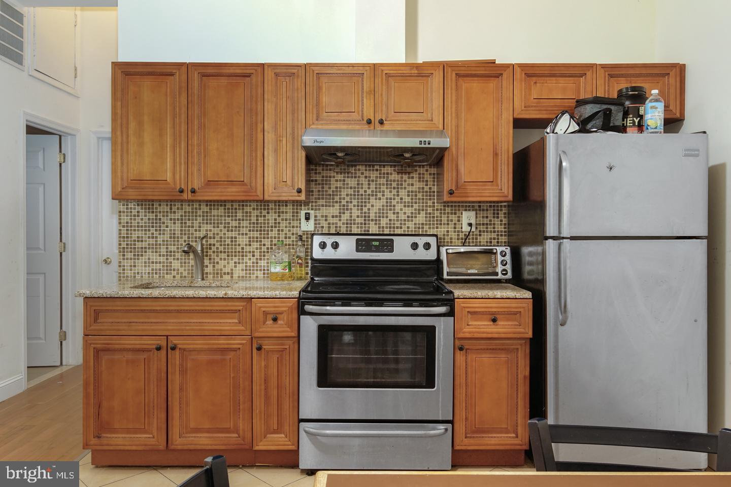 CHINATOWN - Residential Lease