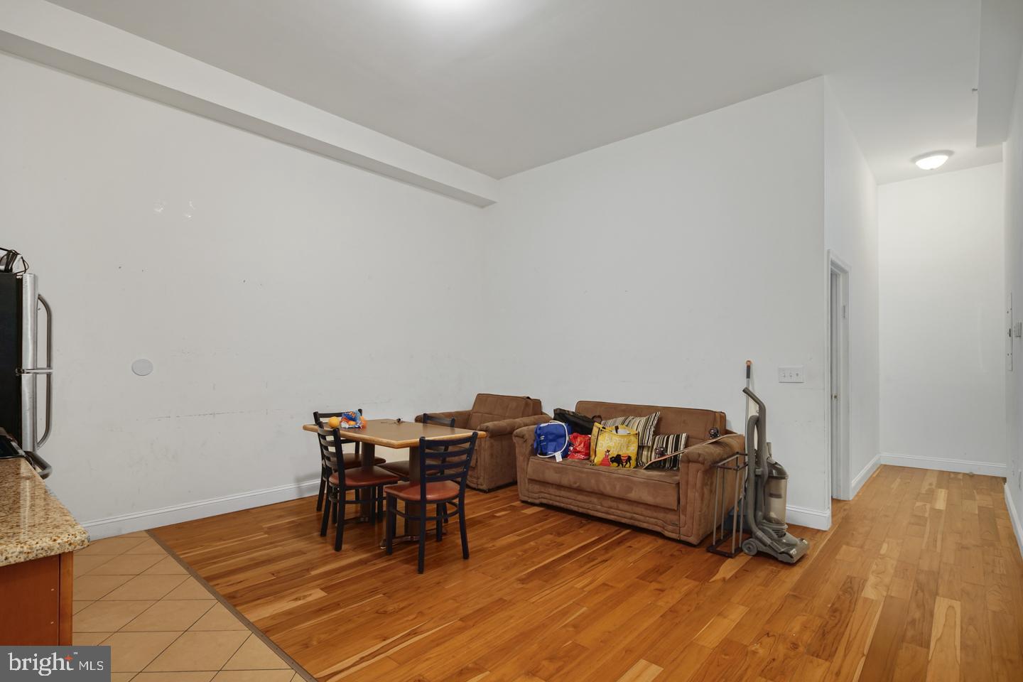 CHINATOWN - Residential Lease