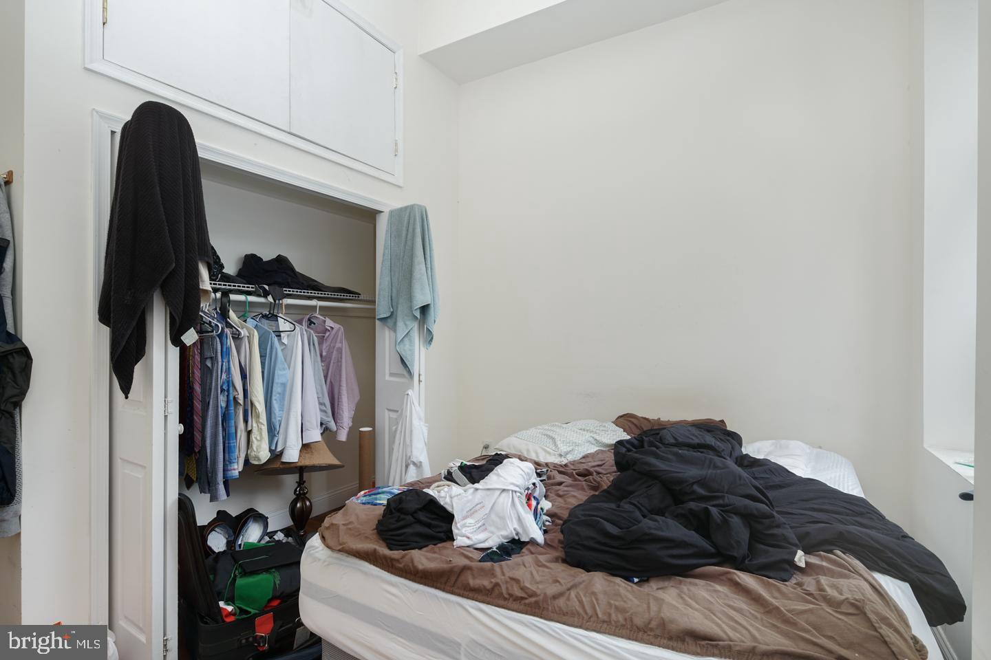 CHINATOWN - Residential Lease