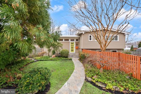 5004 REGENCY PLACE ALEXANDRIA VA 22304