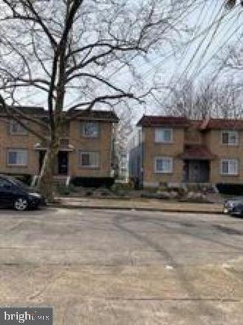 Photo of 1927 W River Drive #B, PENNSAUKEN, NJ 08110 (MLS # NJCD2102976)