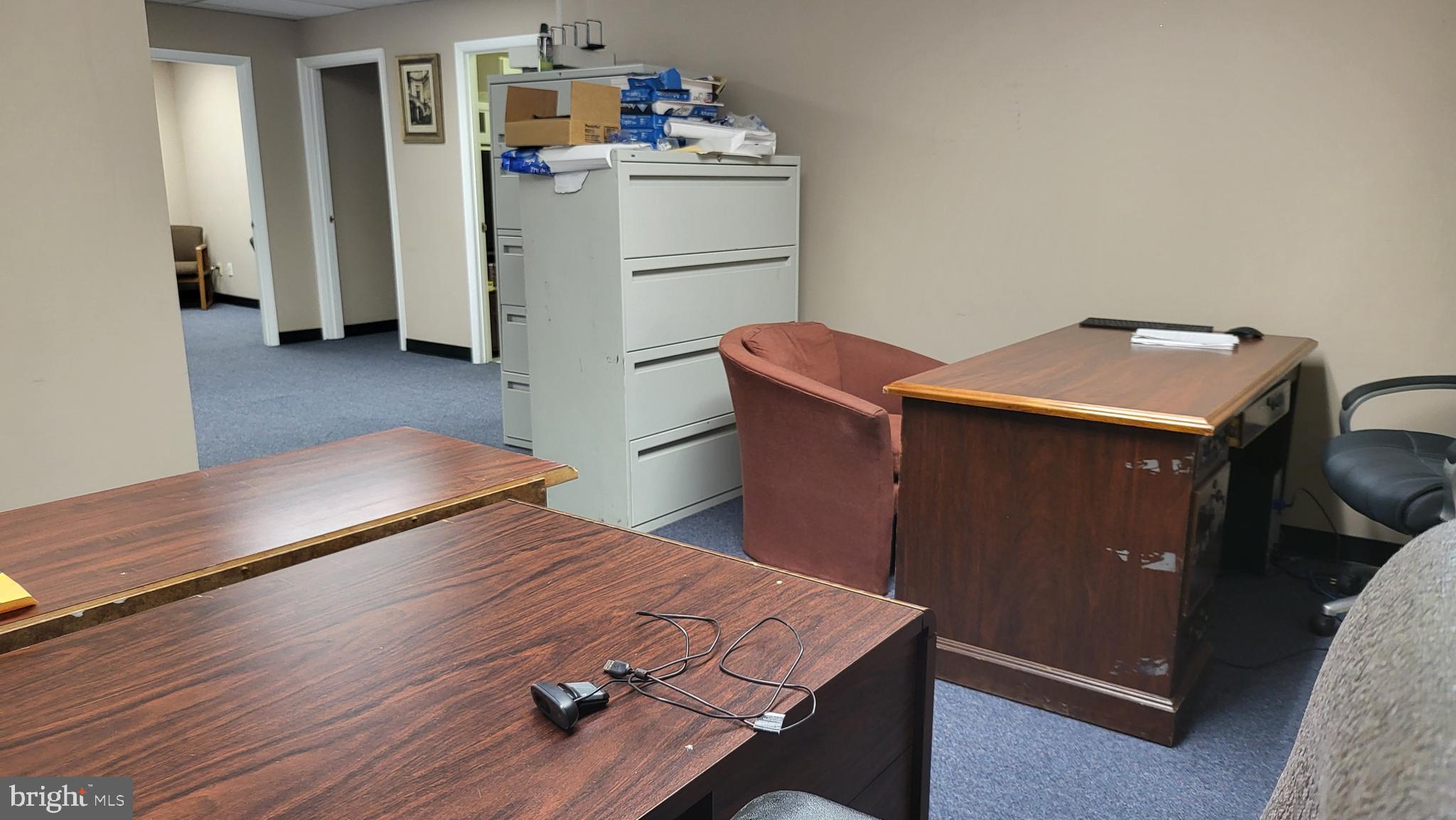 FAIRFAX PLAZA OFFICE PARK - Commercial Lease