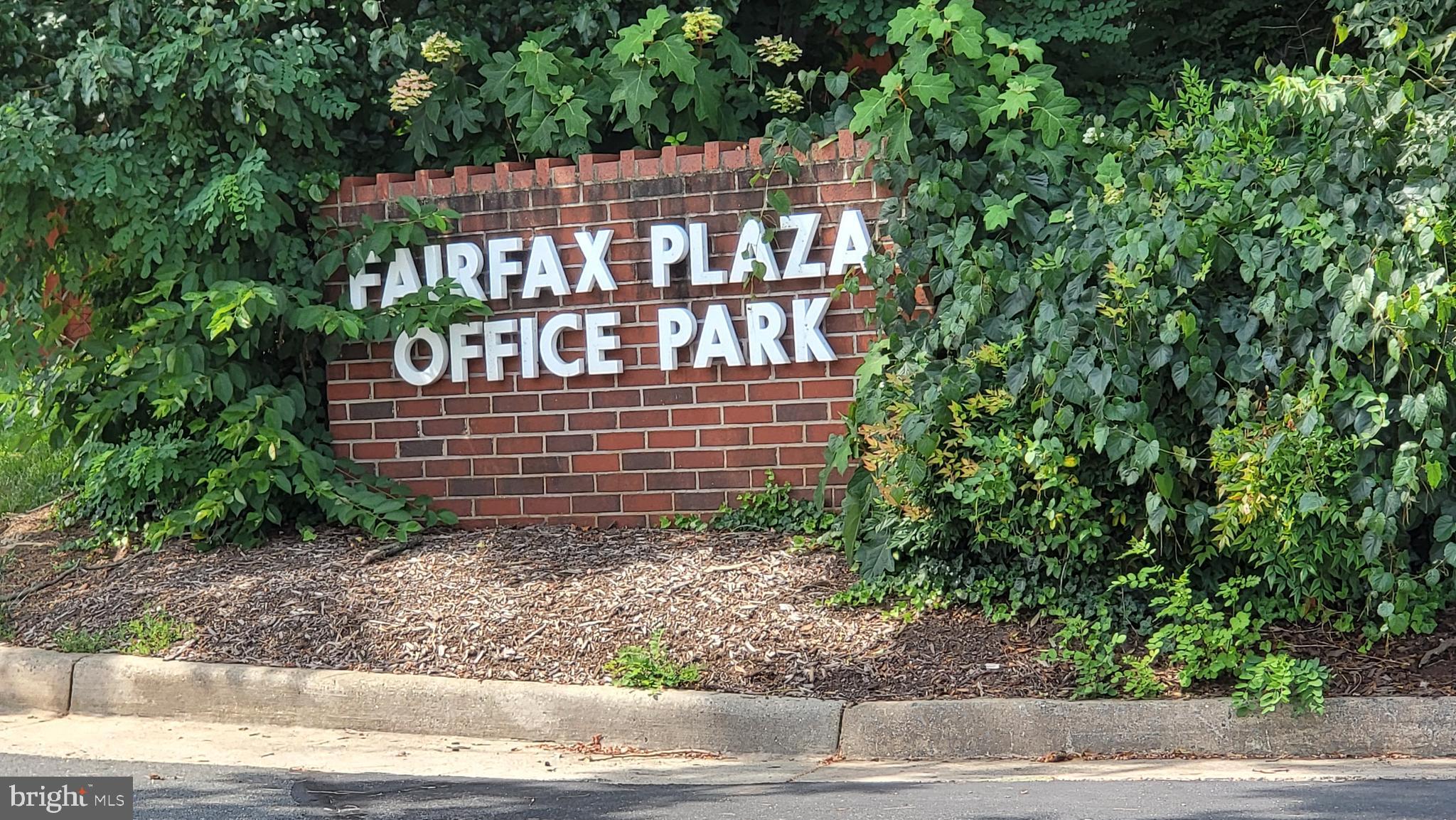 FAIRFAX PLAZA OFFICE PARK - Commercial Lease