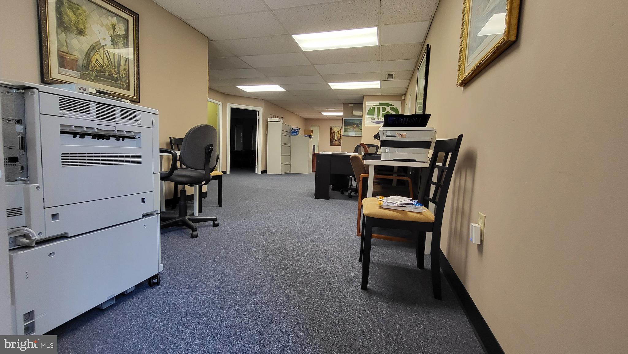 FAIRFAX PLAZA OFFICE PARK - Commercial Lease