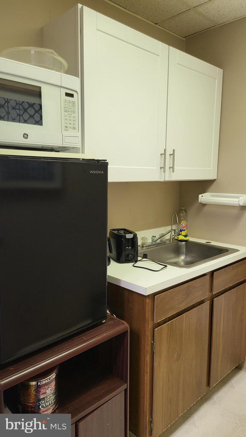 FAIRFAX PLAZA OFFICE PARK - Commercial Lease