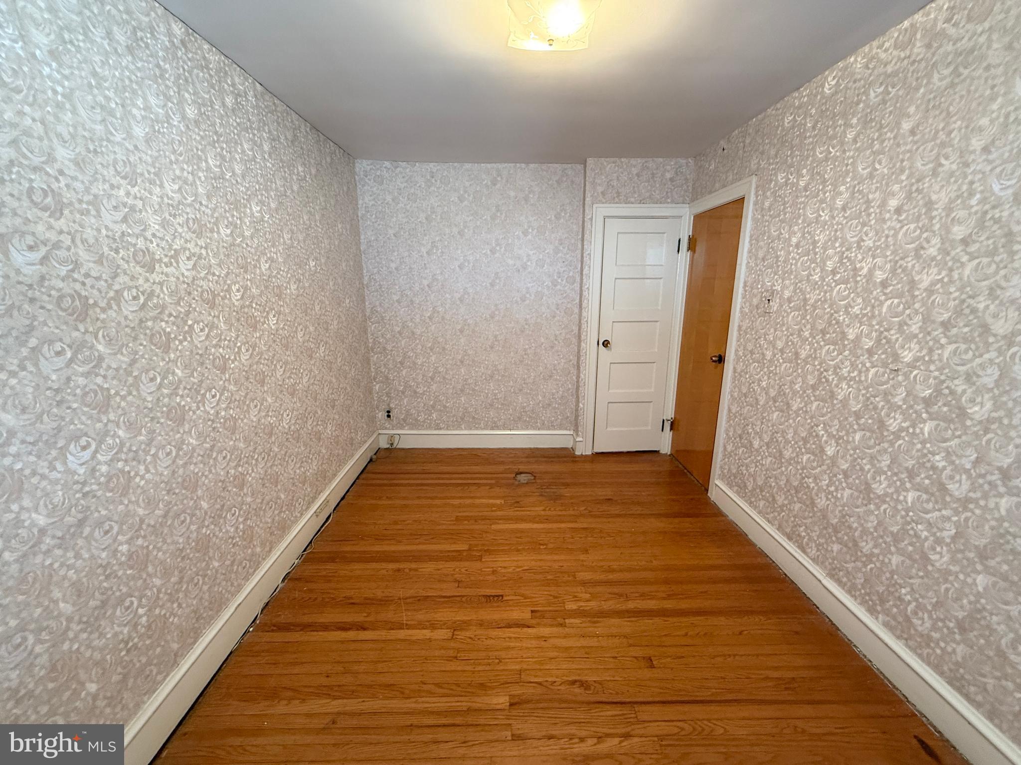 ELMWOOD PARK - Residential