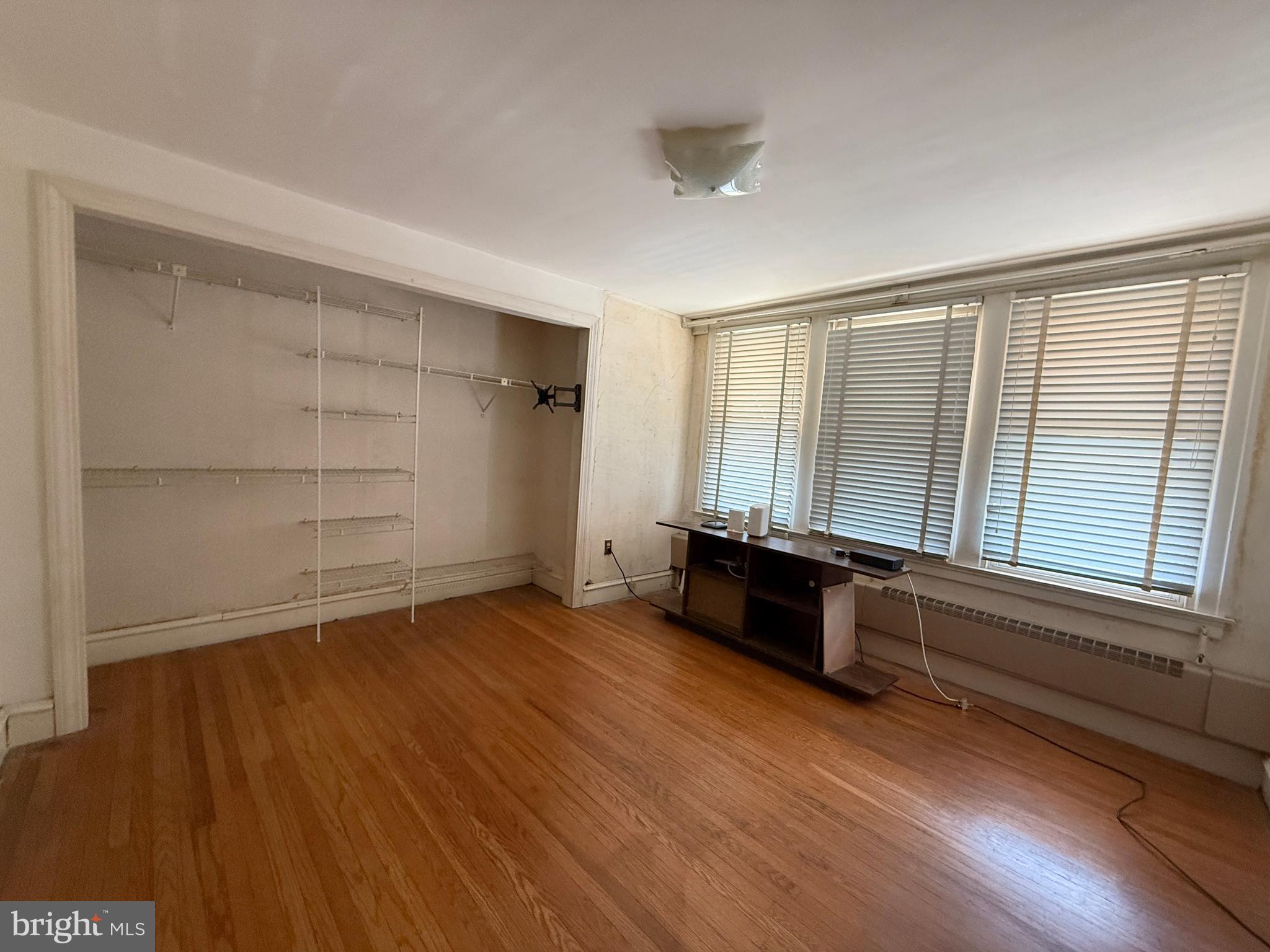 ELMWOOD PARK - Residential