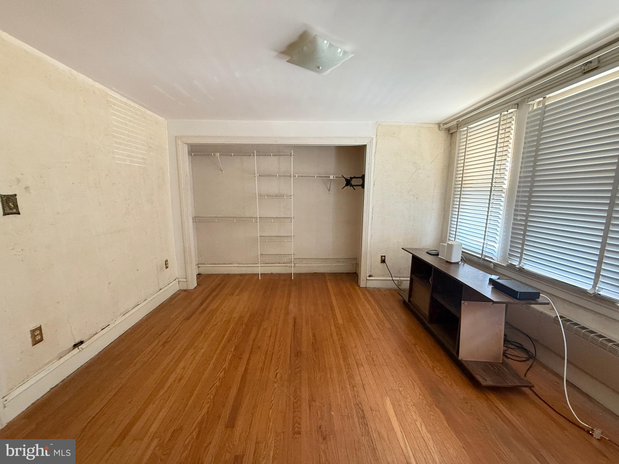 ELMWOOD PARK - Residential